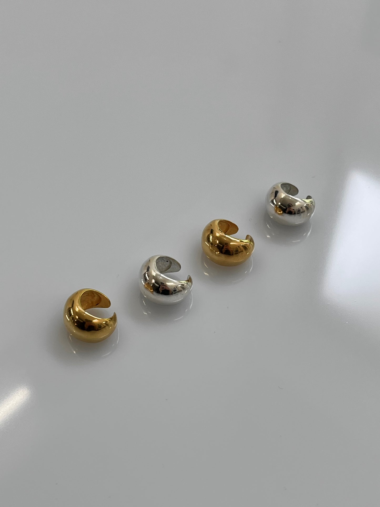 BUBBLE EAR CUFF