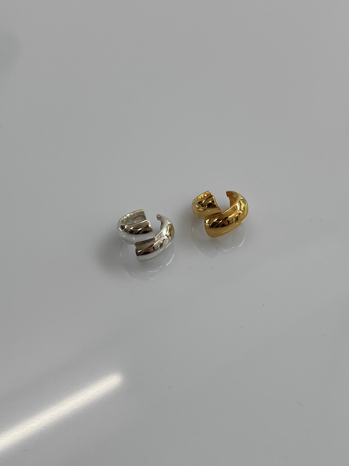 BOLD EAR CUFF
