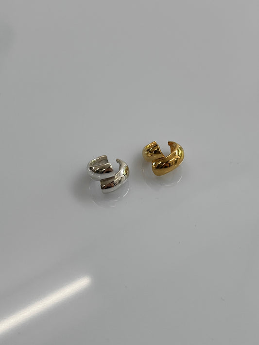 BOLD EAR CUFF