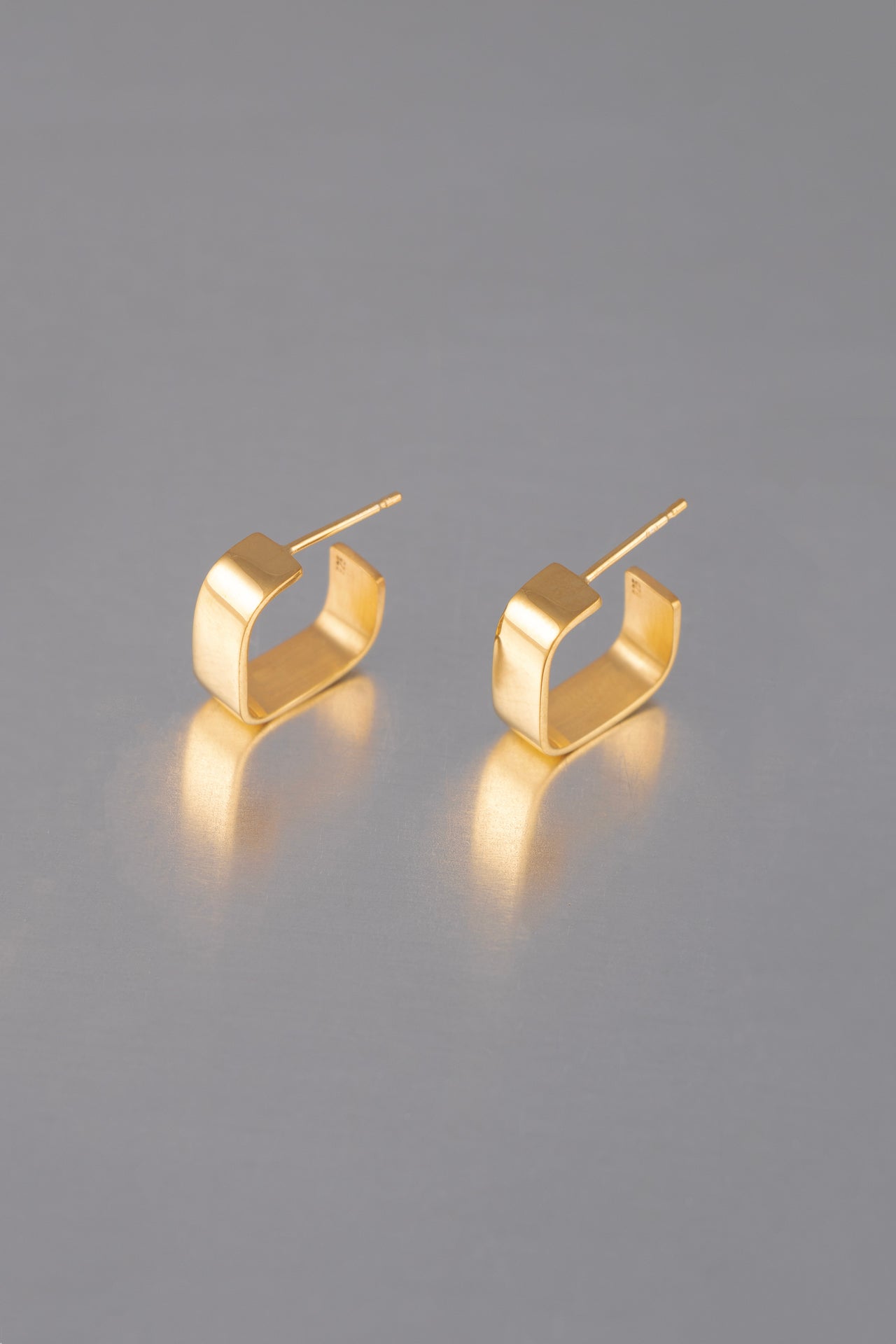 SQUARE EARRINGS GOLD