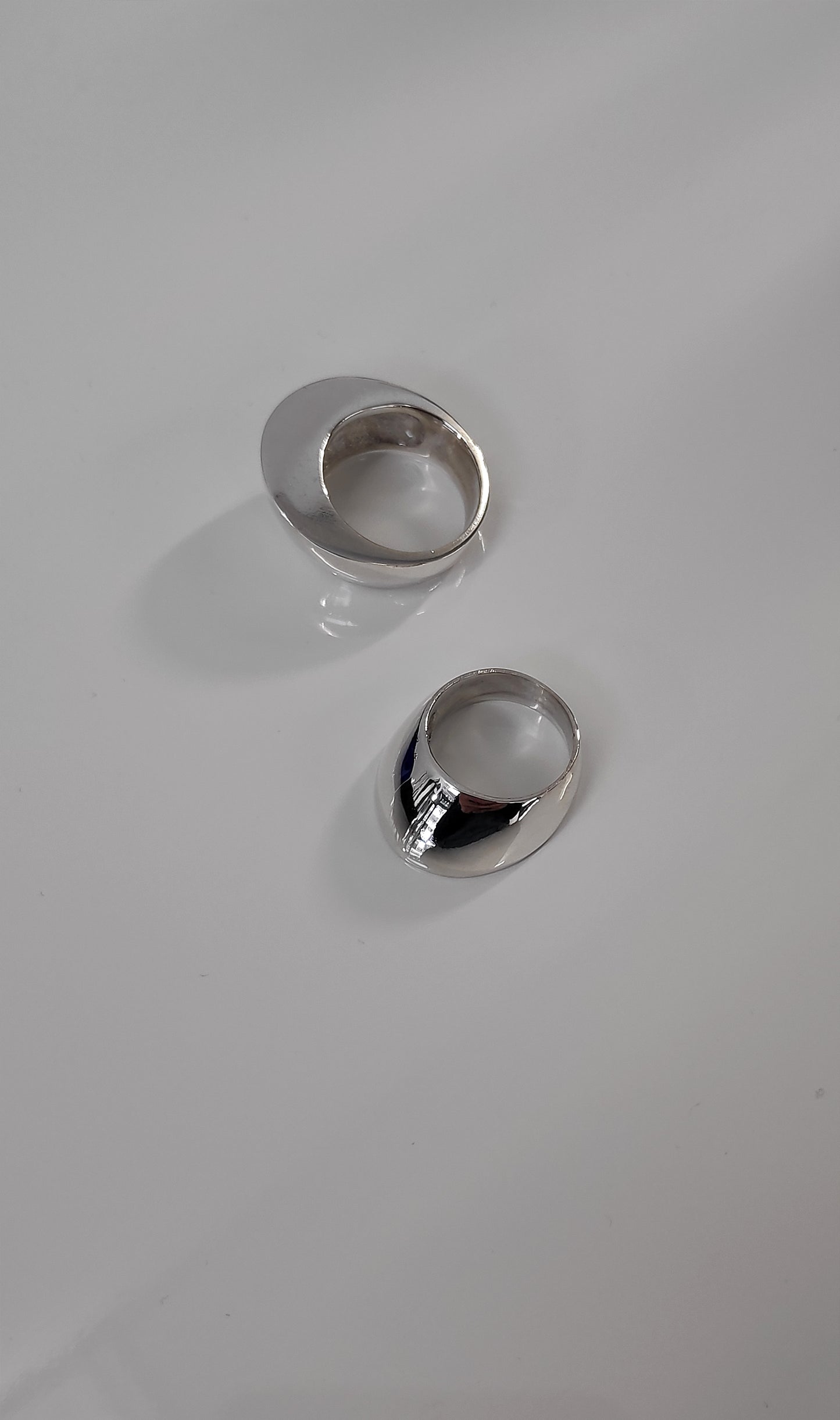 BOLD CURVE RING