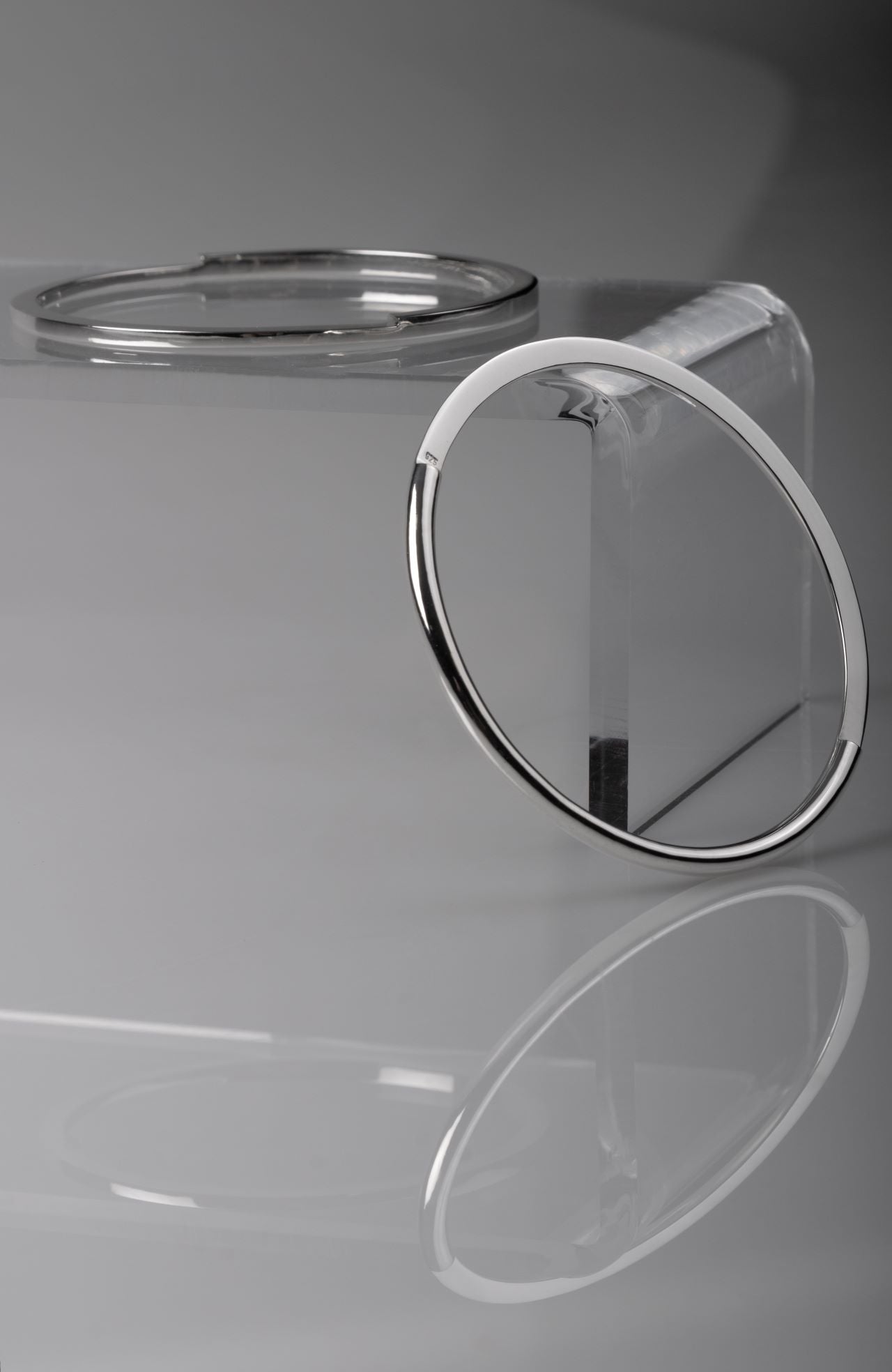 LOOP ROUND BRACELET