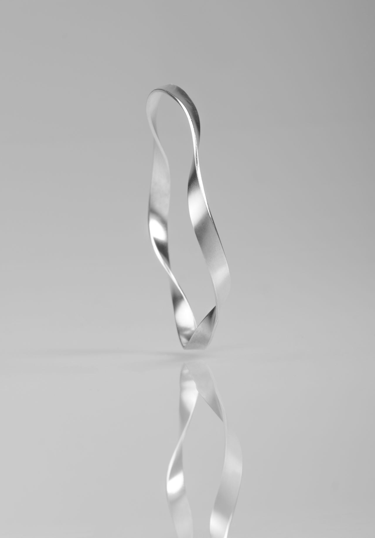 TWIST BRACELET