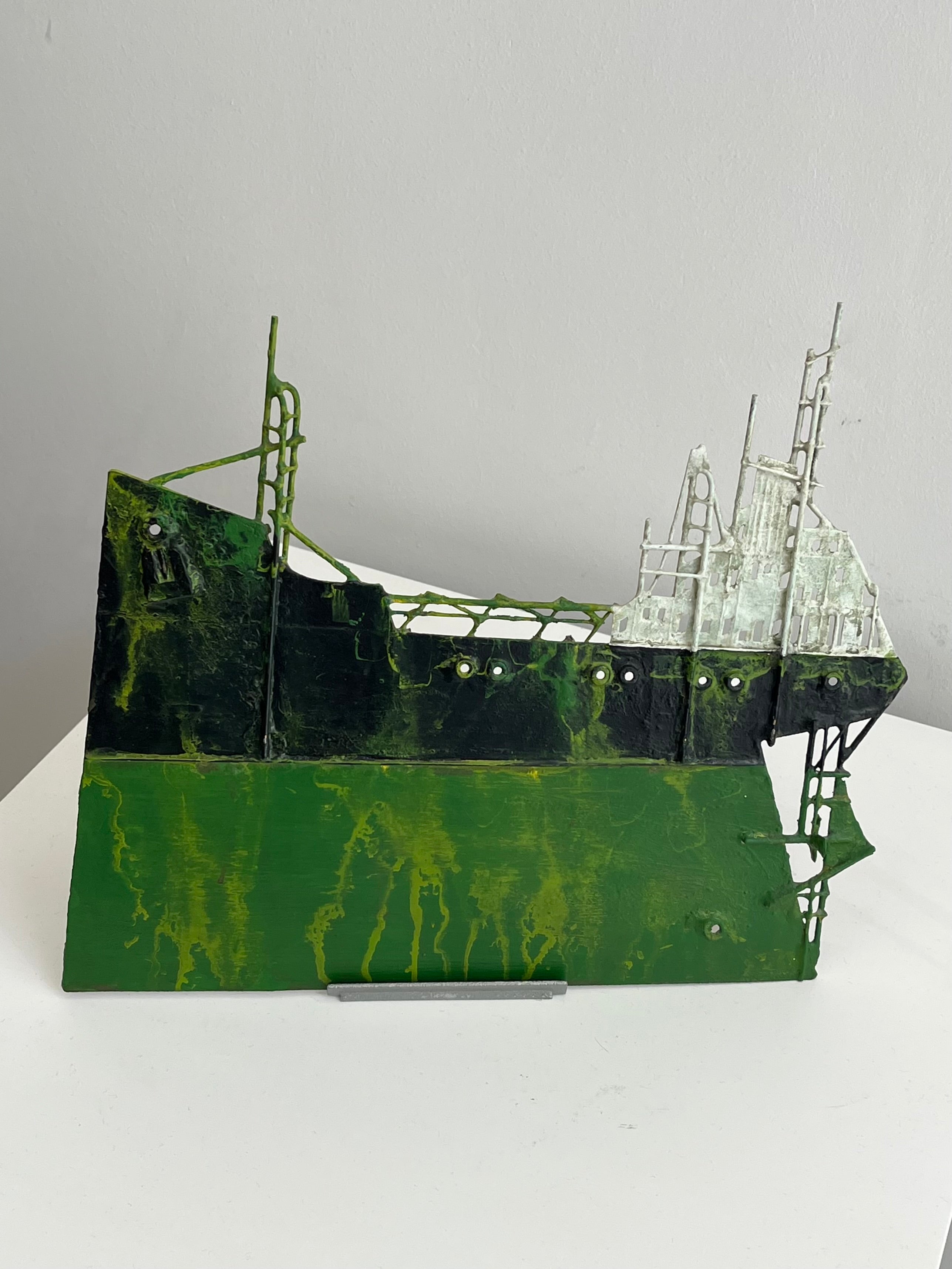METALLIC BOAT