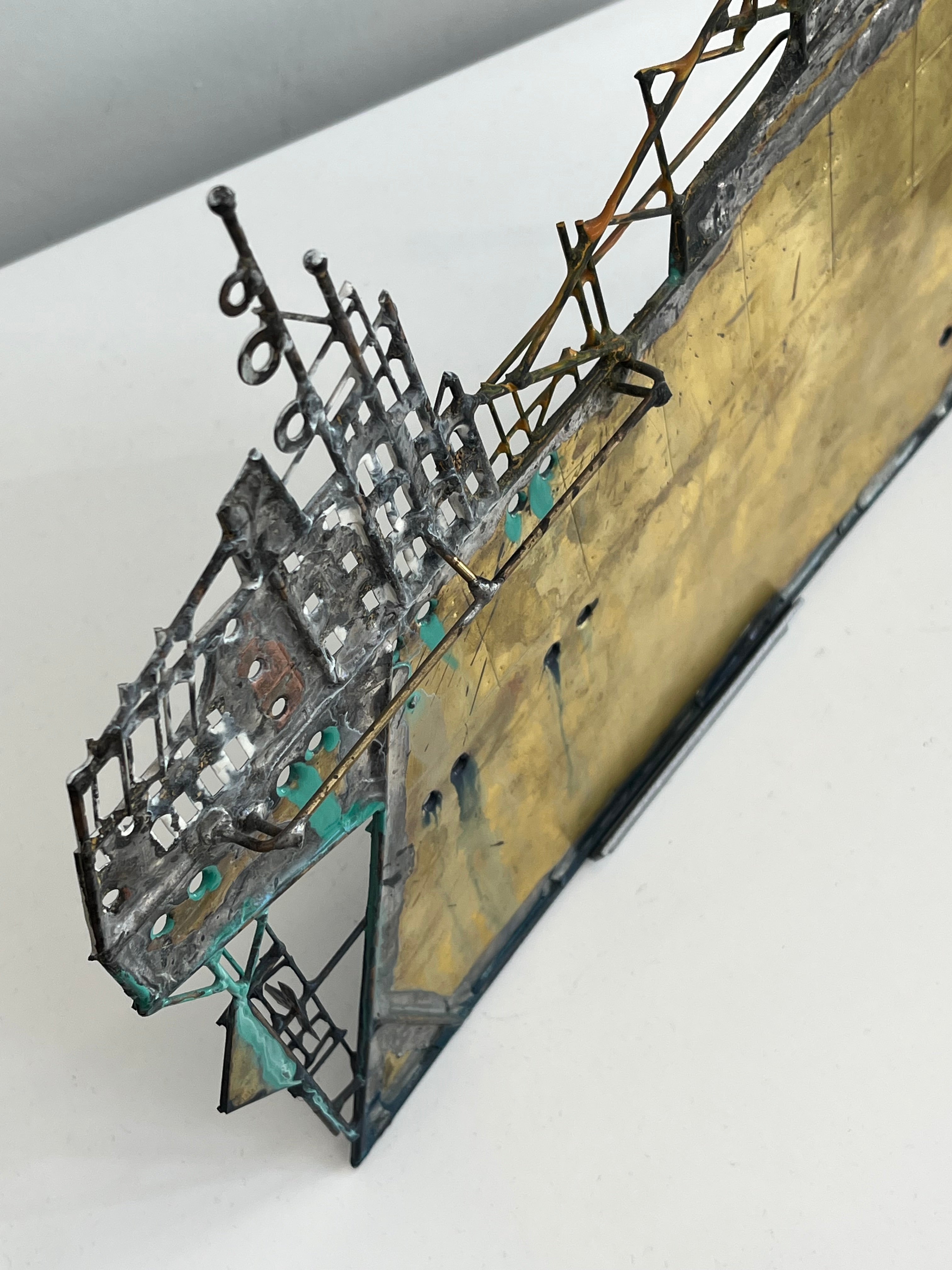 METALLIC BOAT