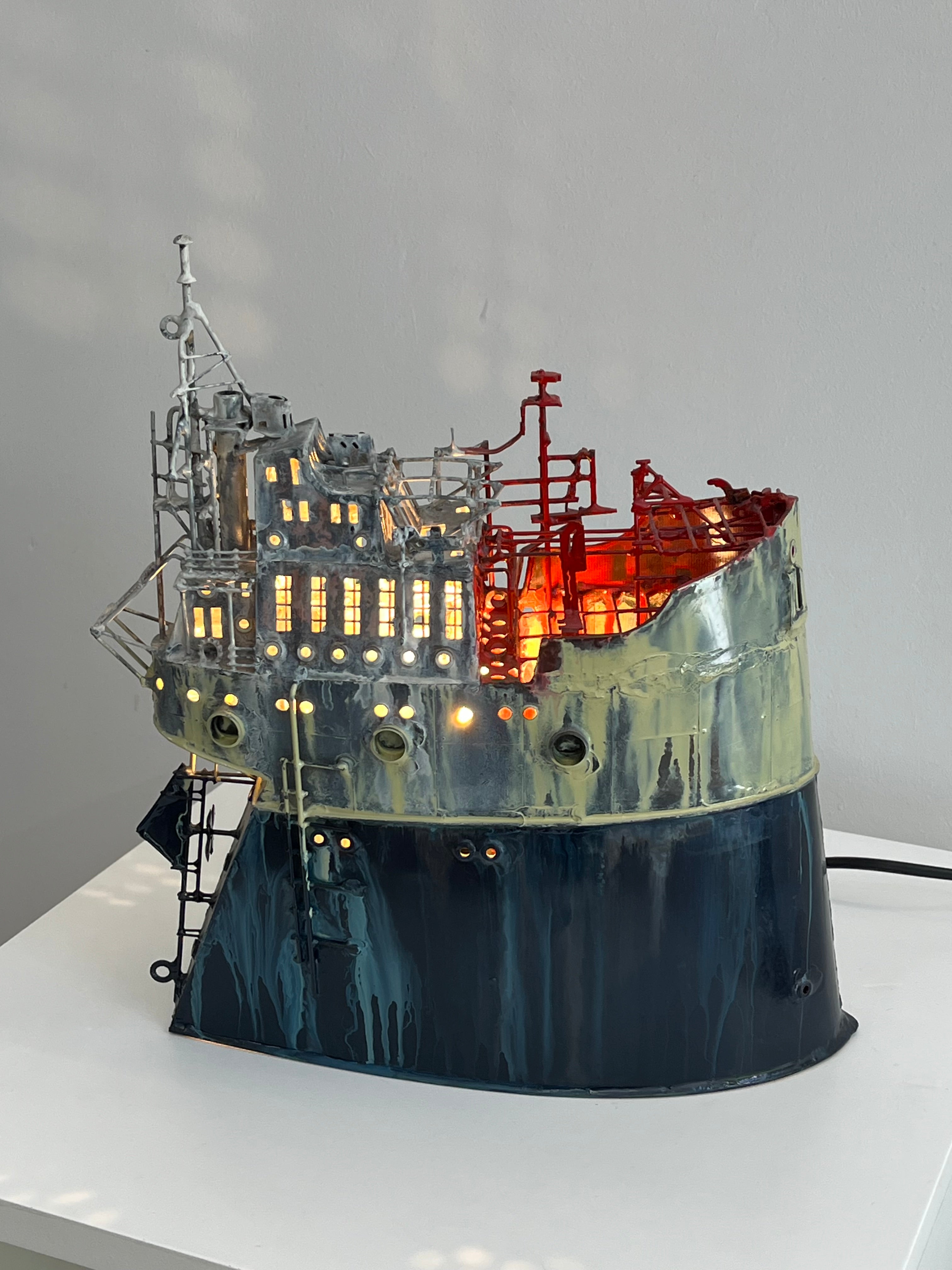 METALLIC BOAT