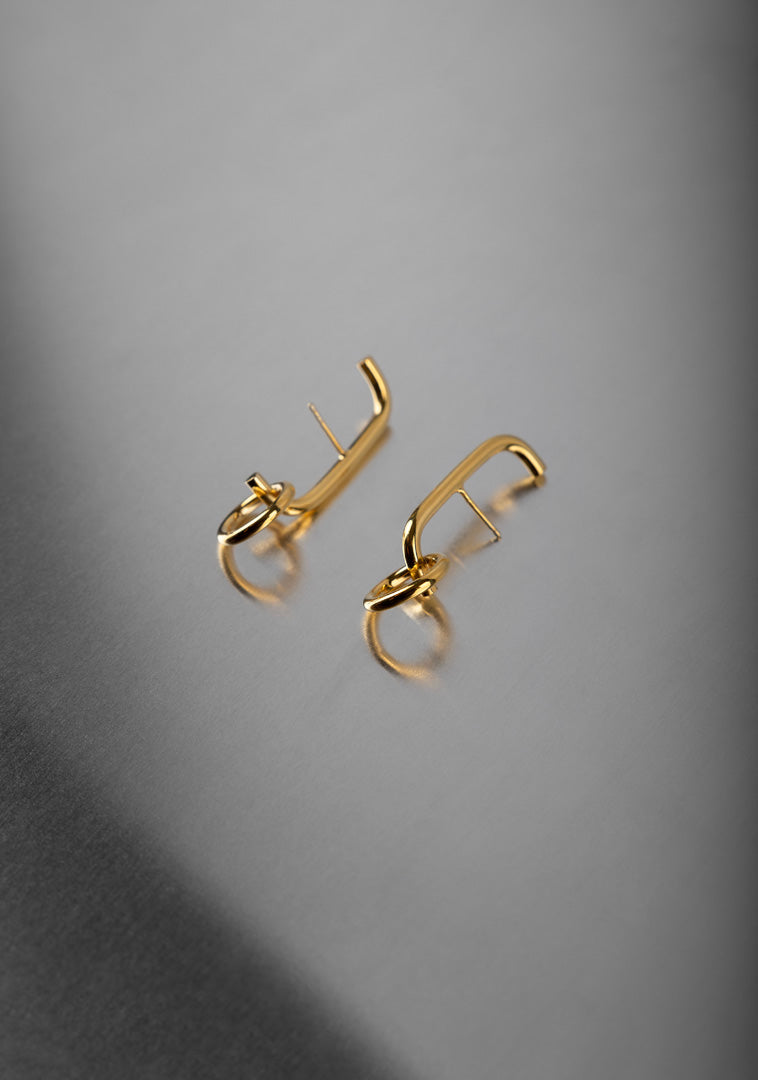 LINEAR LOOP EARRINGS