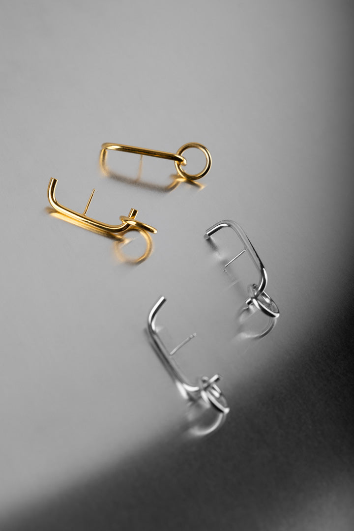 LINEAR LOOP EARRINGS
