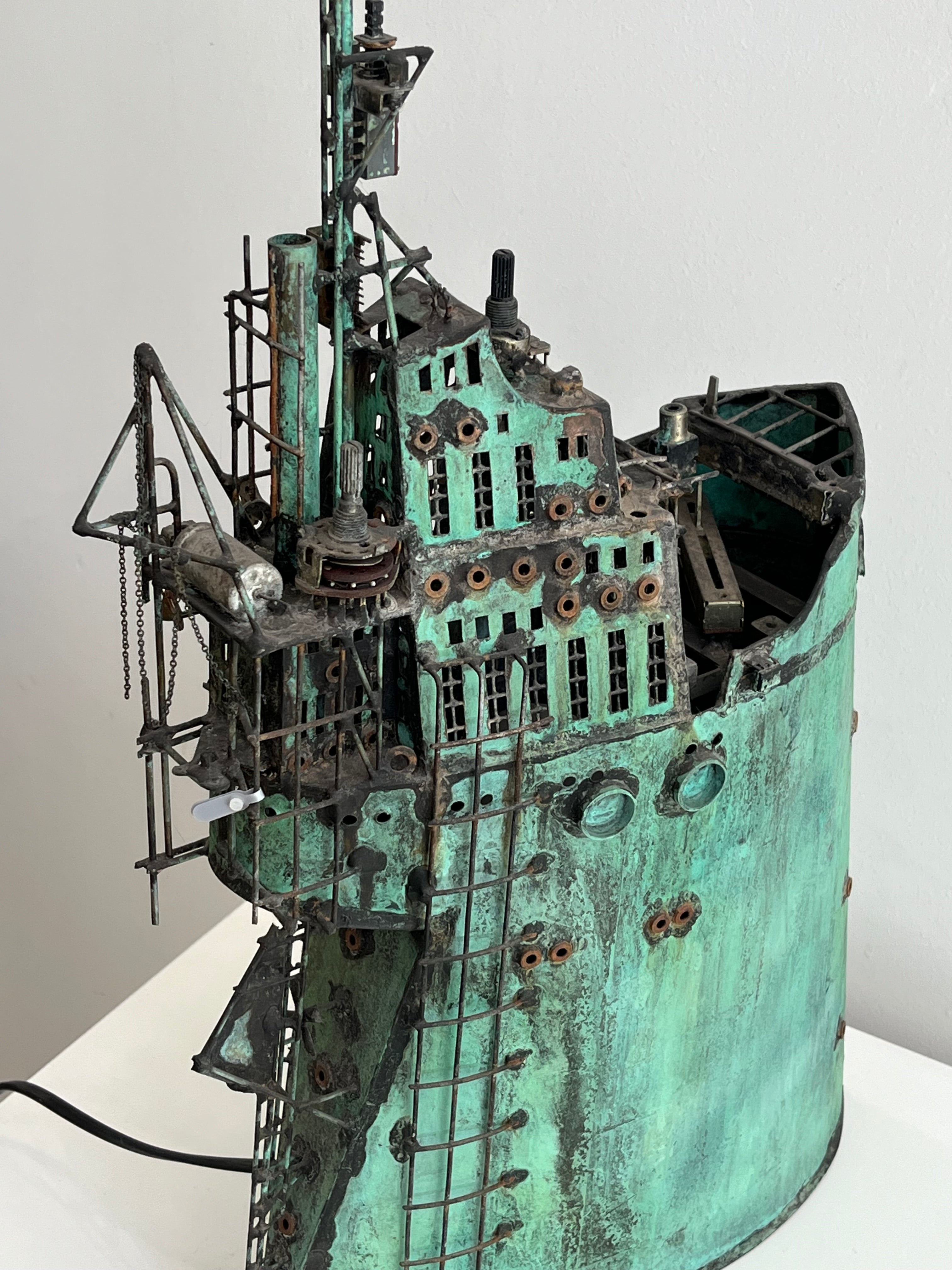 METALLIC BOAT