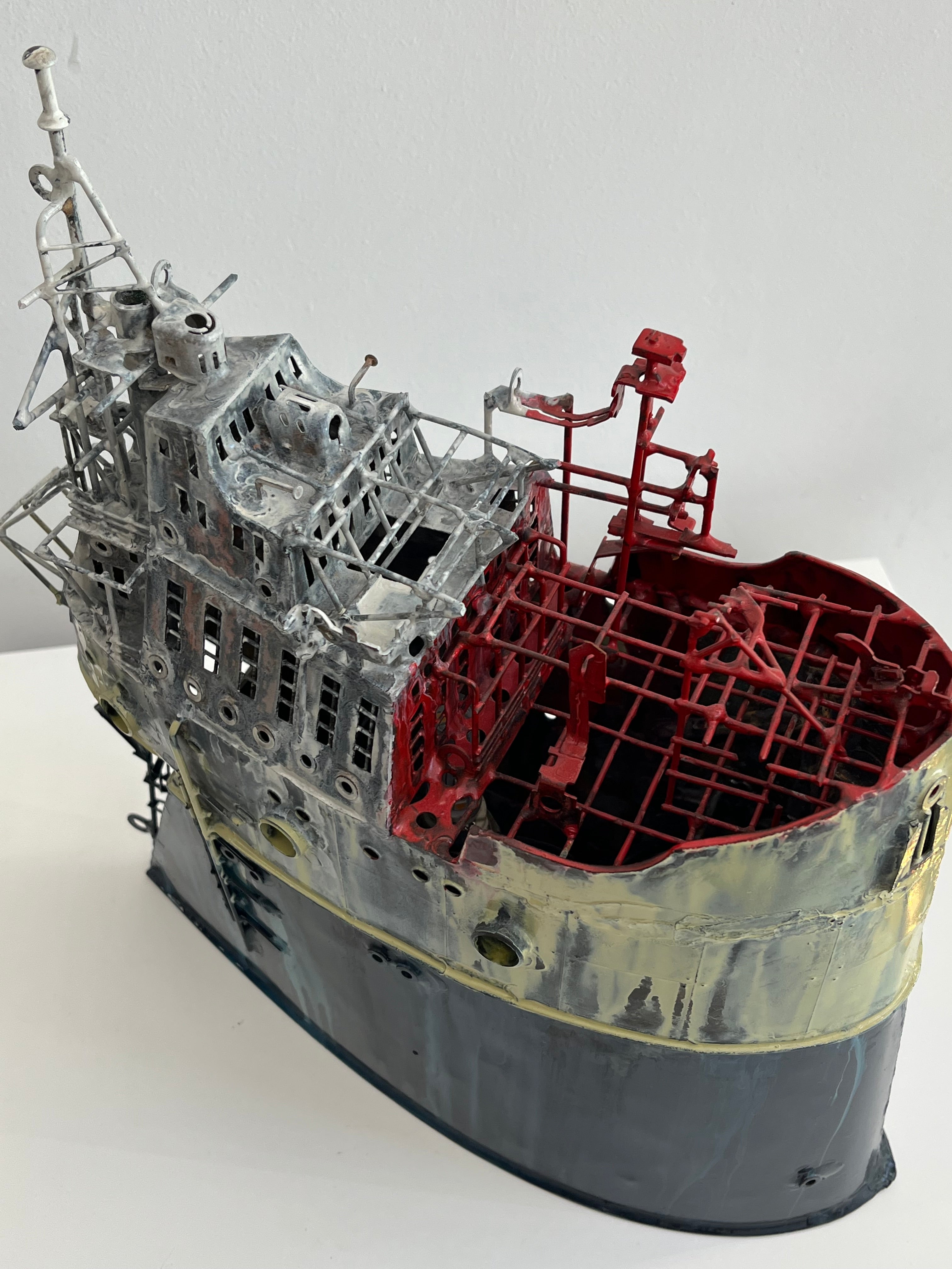 METALLIC BOAT