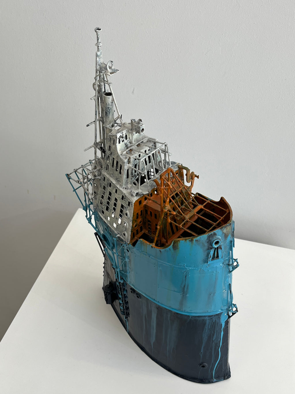METALLIC BOAT