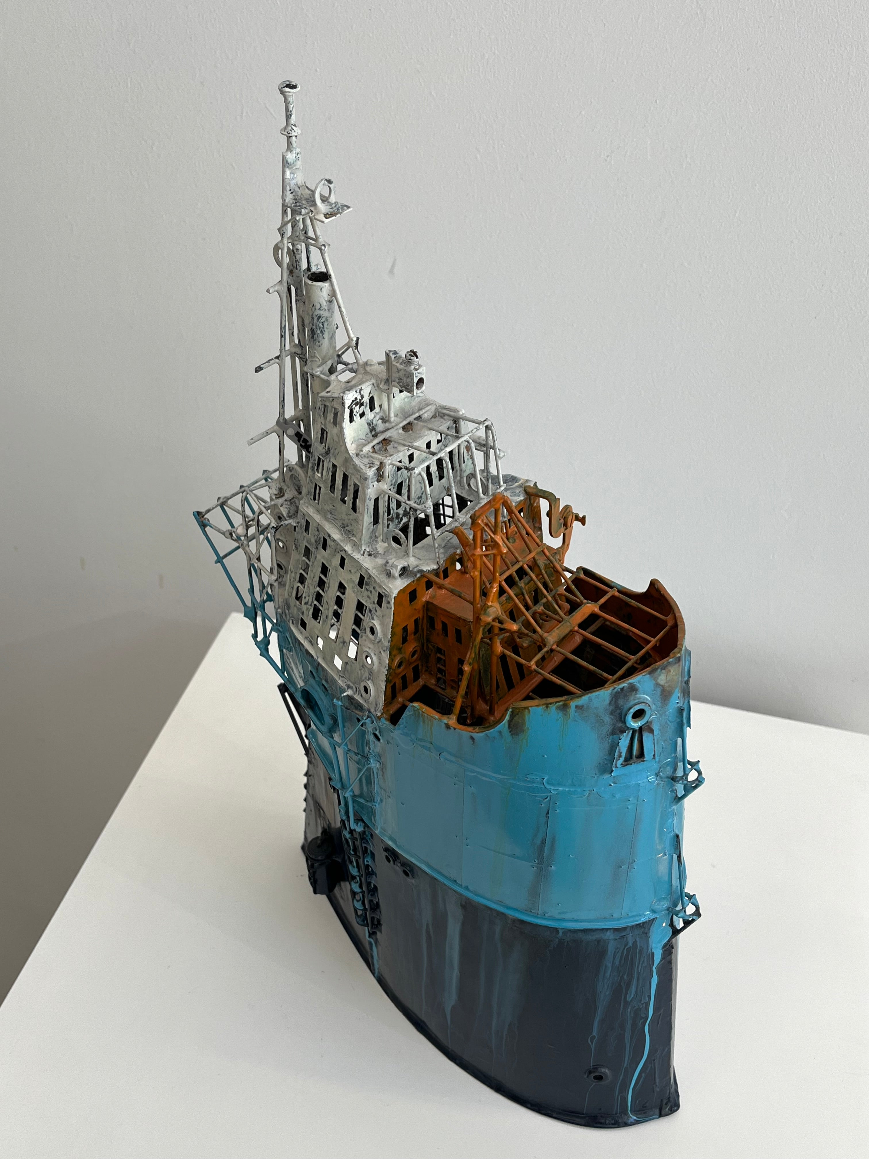 METALLIC BOAT