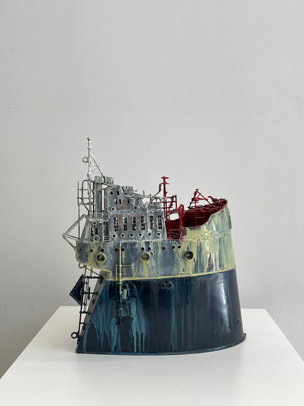 METALLIC BOAT