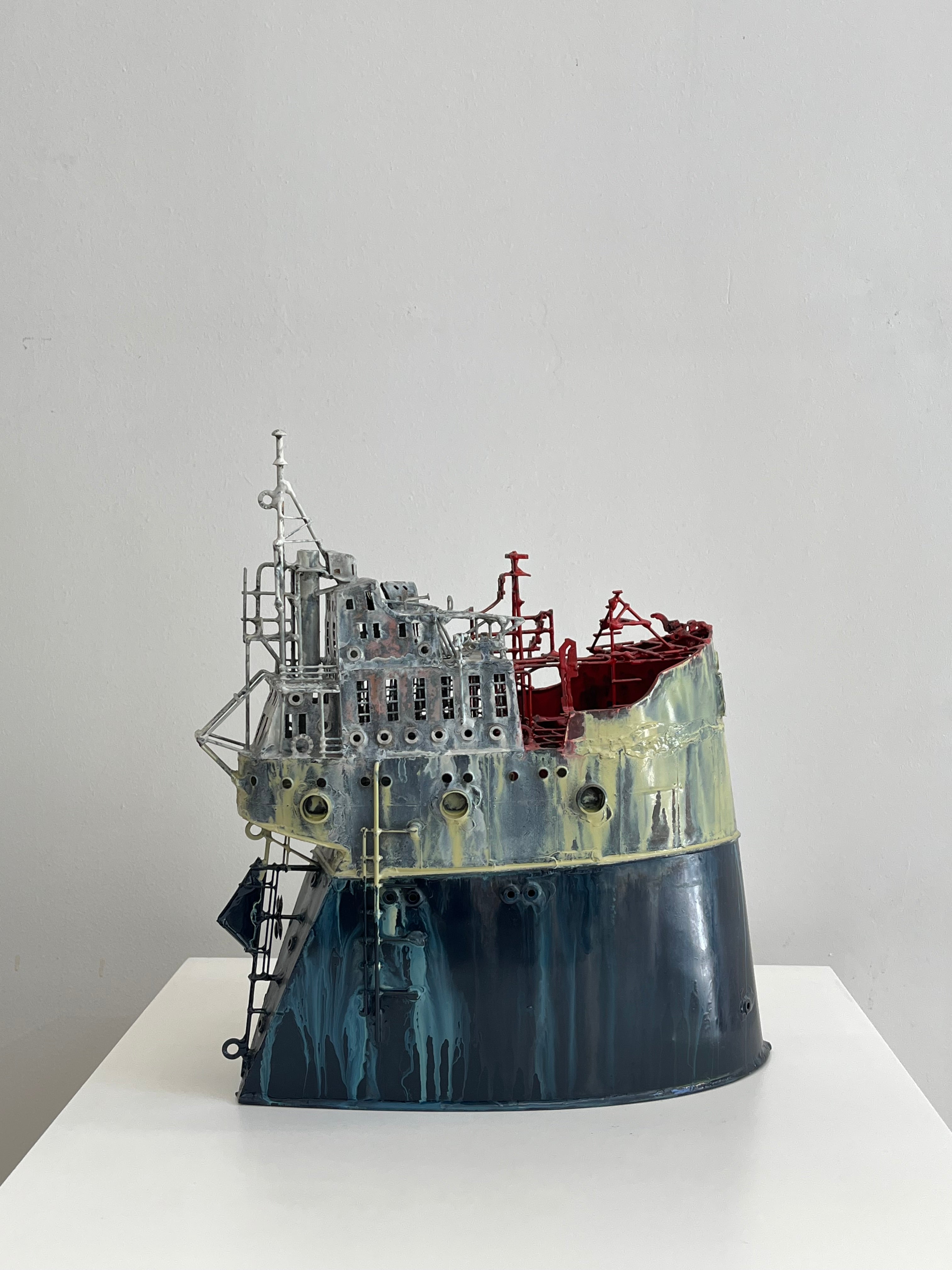 METALLIC BOAT