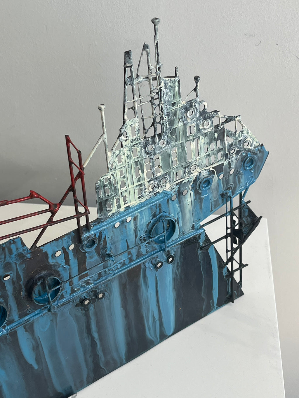 METALLIC BOAT