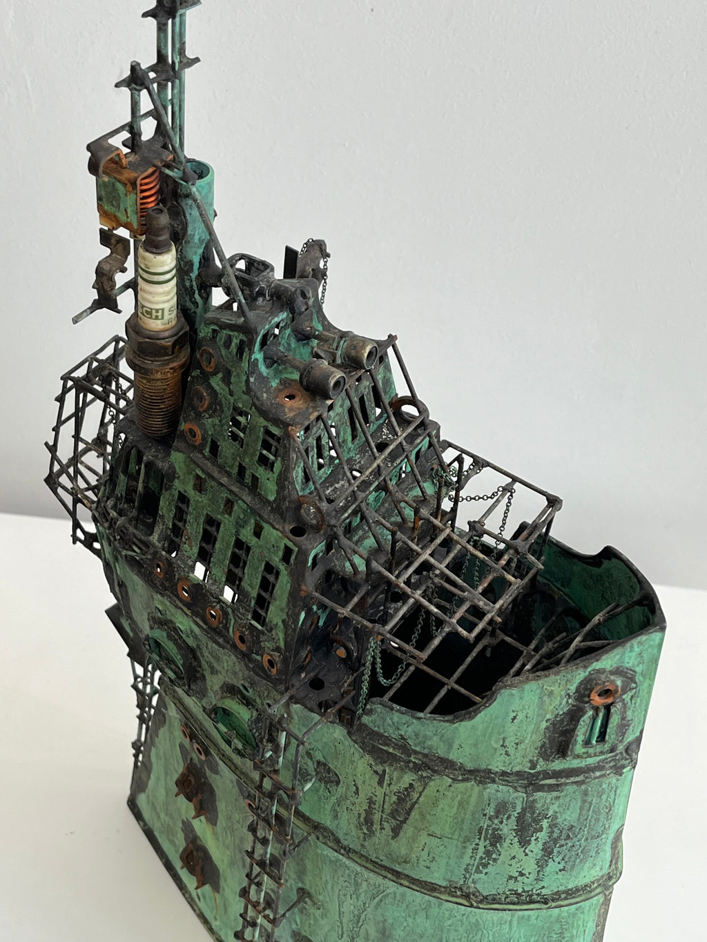 METALLIC BOAT