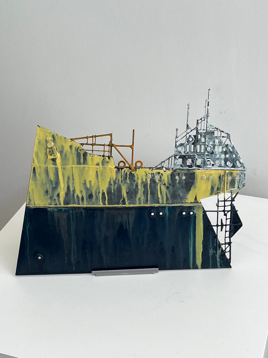 METALLIC BOAT