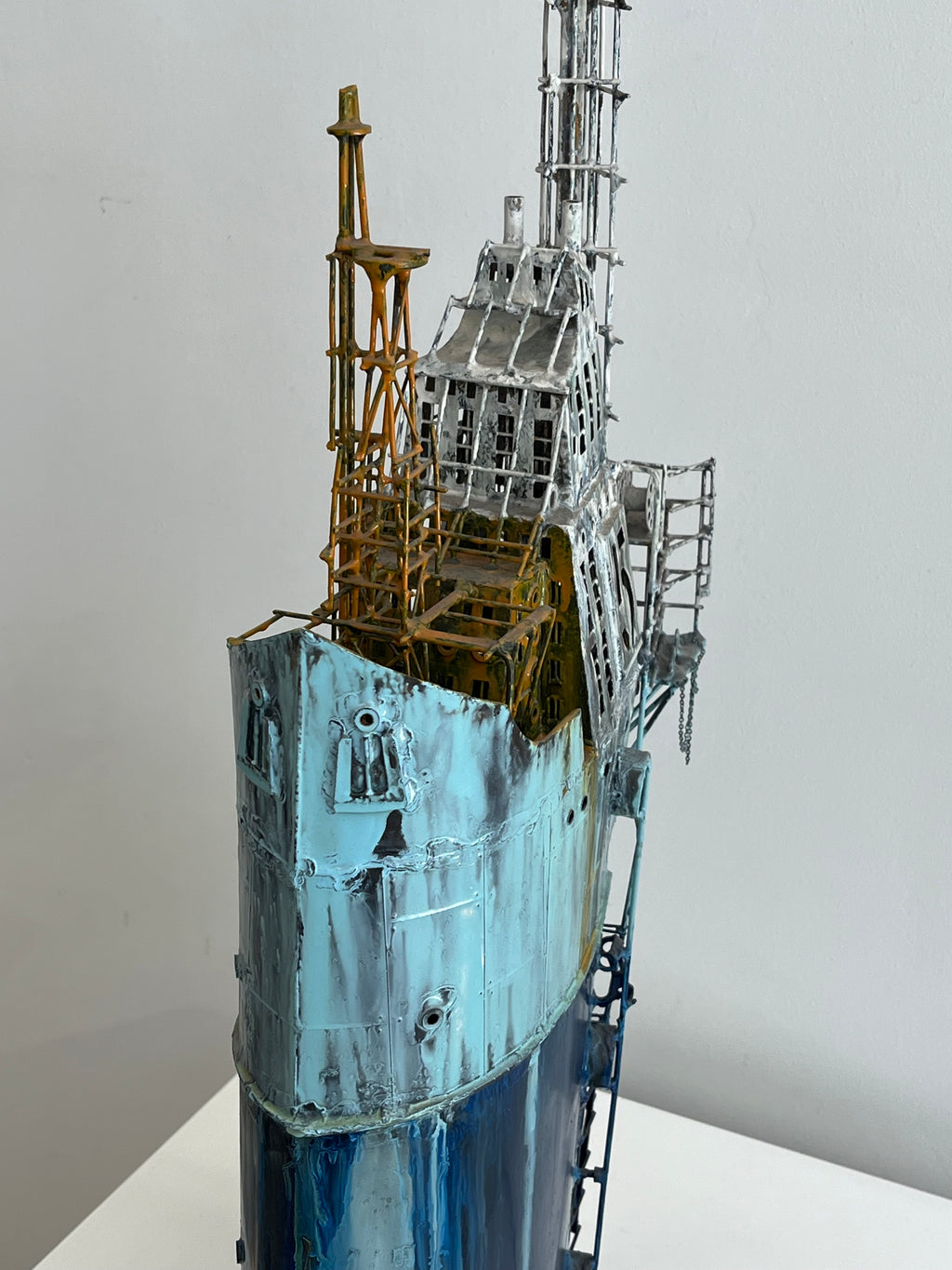 METALLIC BOAT