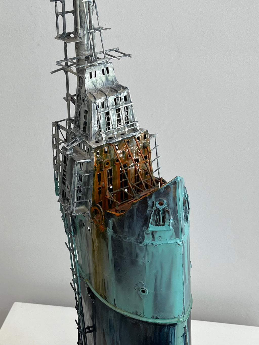 METALLIC BOAT