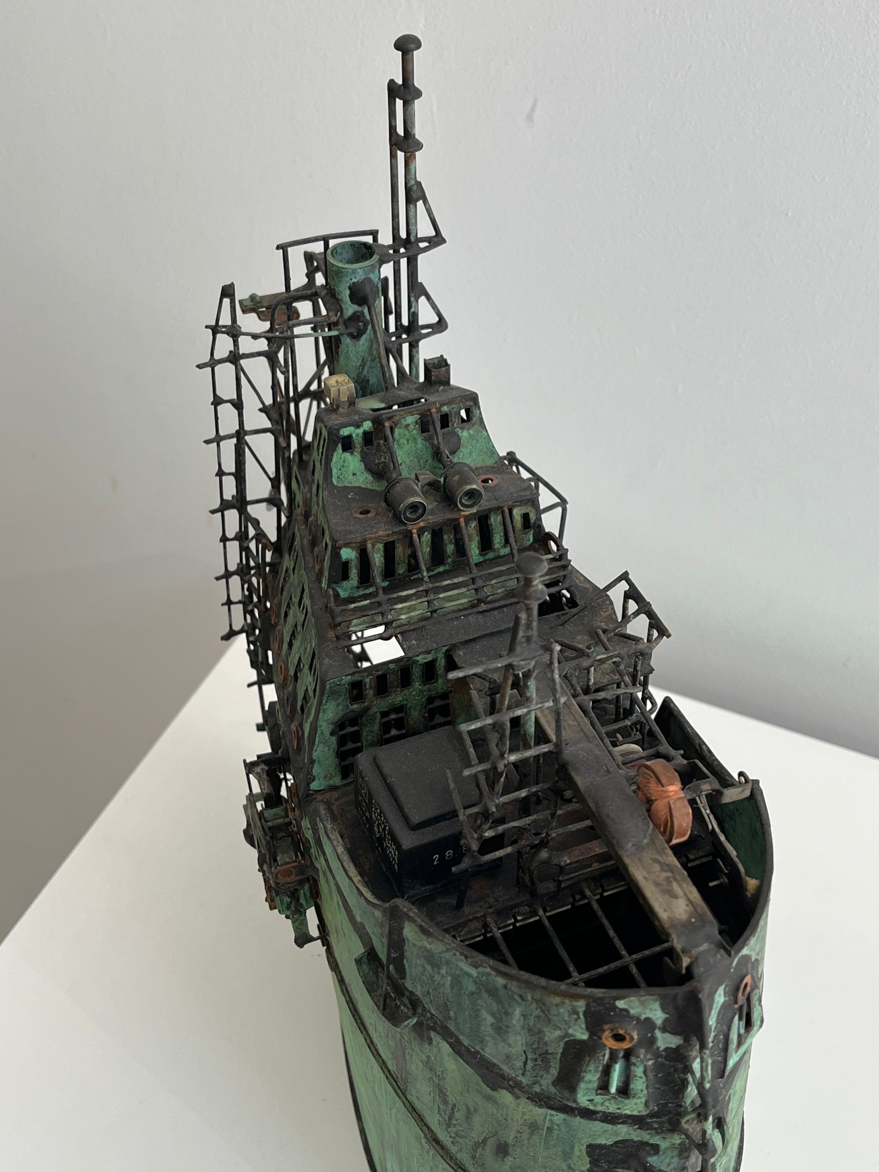 METALLIC BOAT