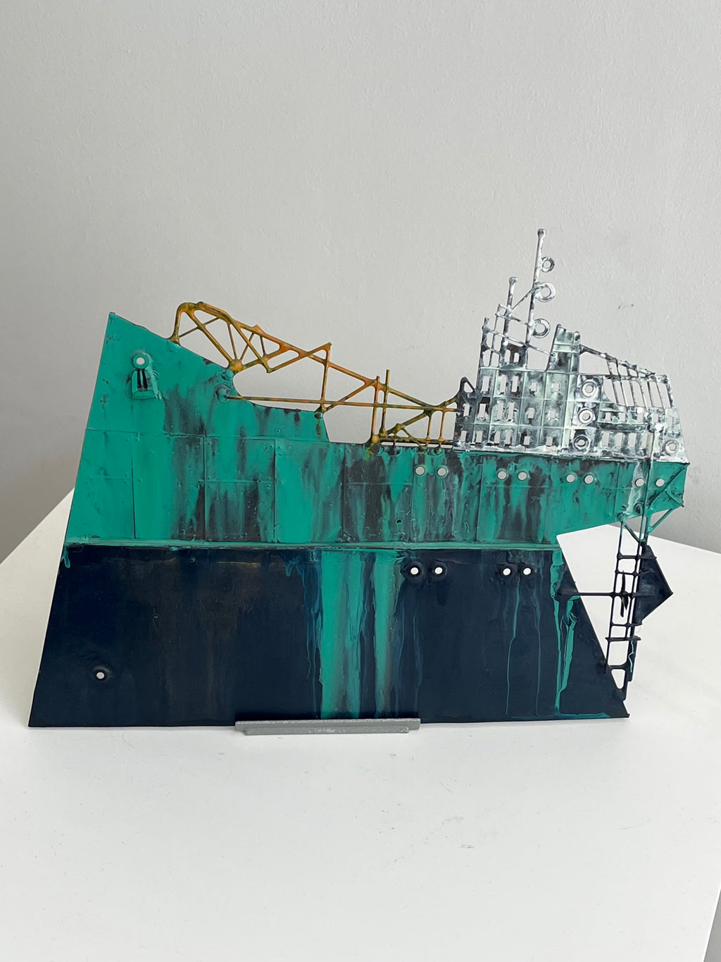 METALLIC BOAT