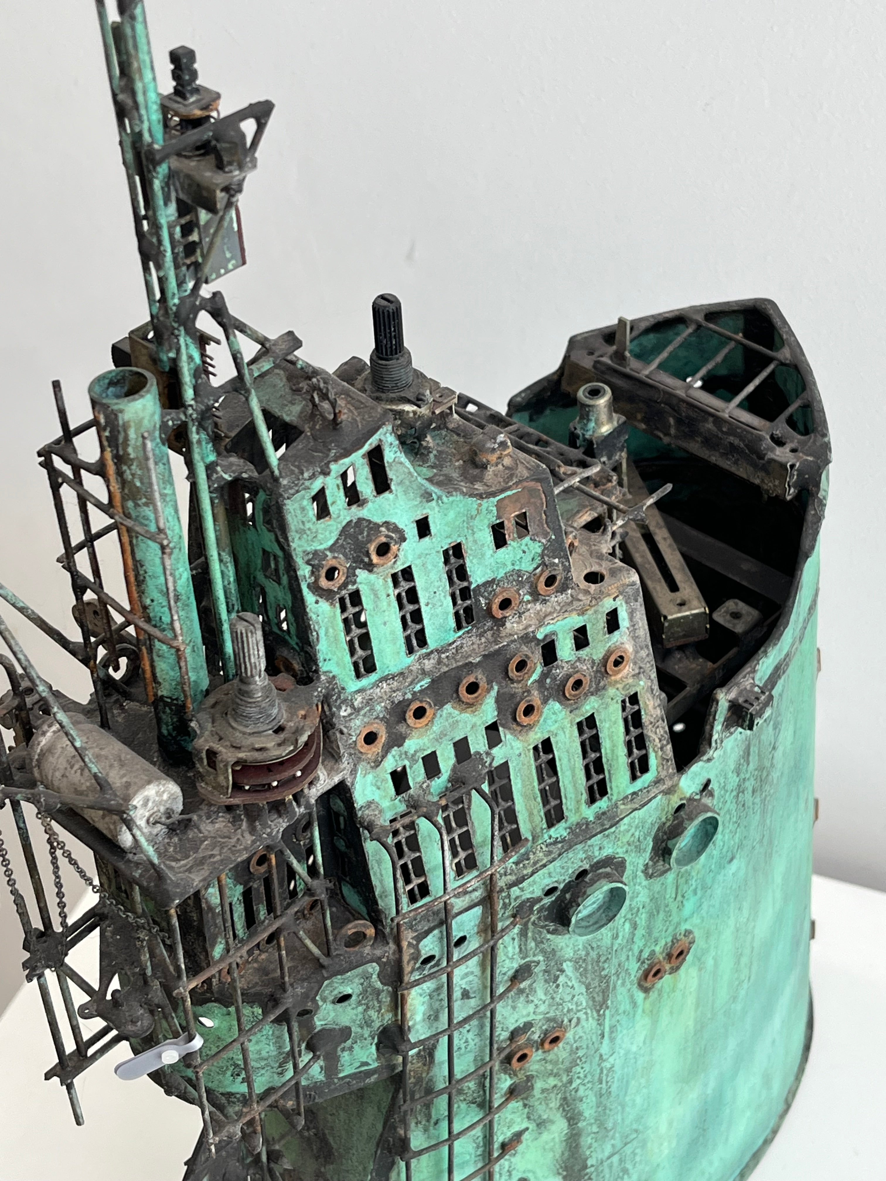 METALLIC BOAT