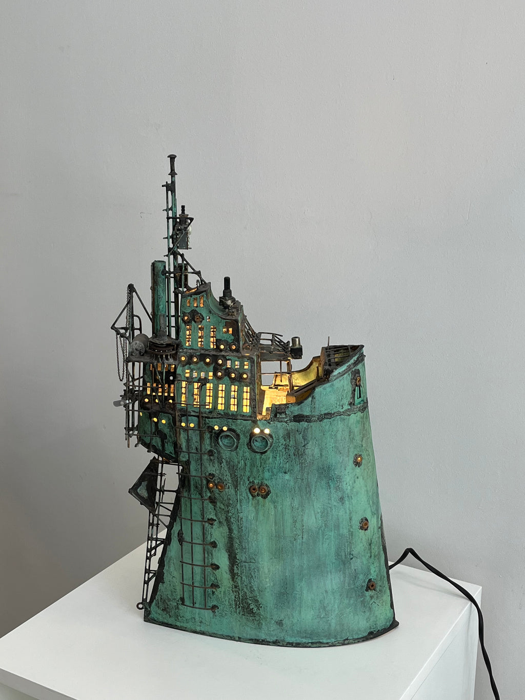 METALLIC BOAT