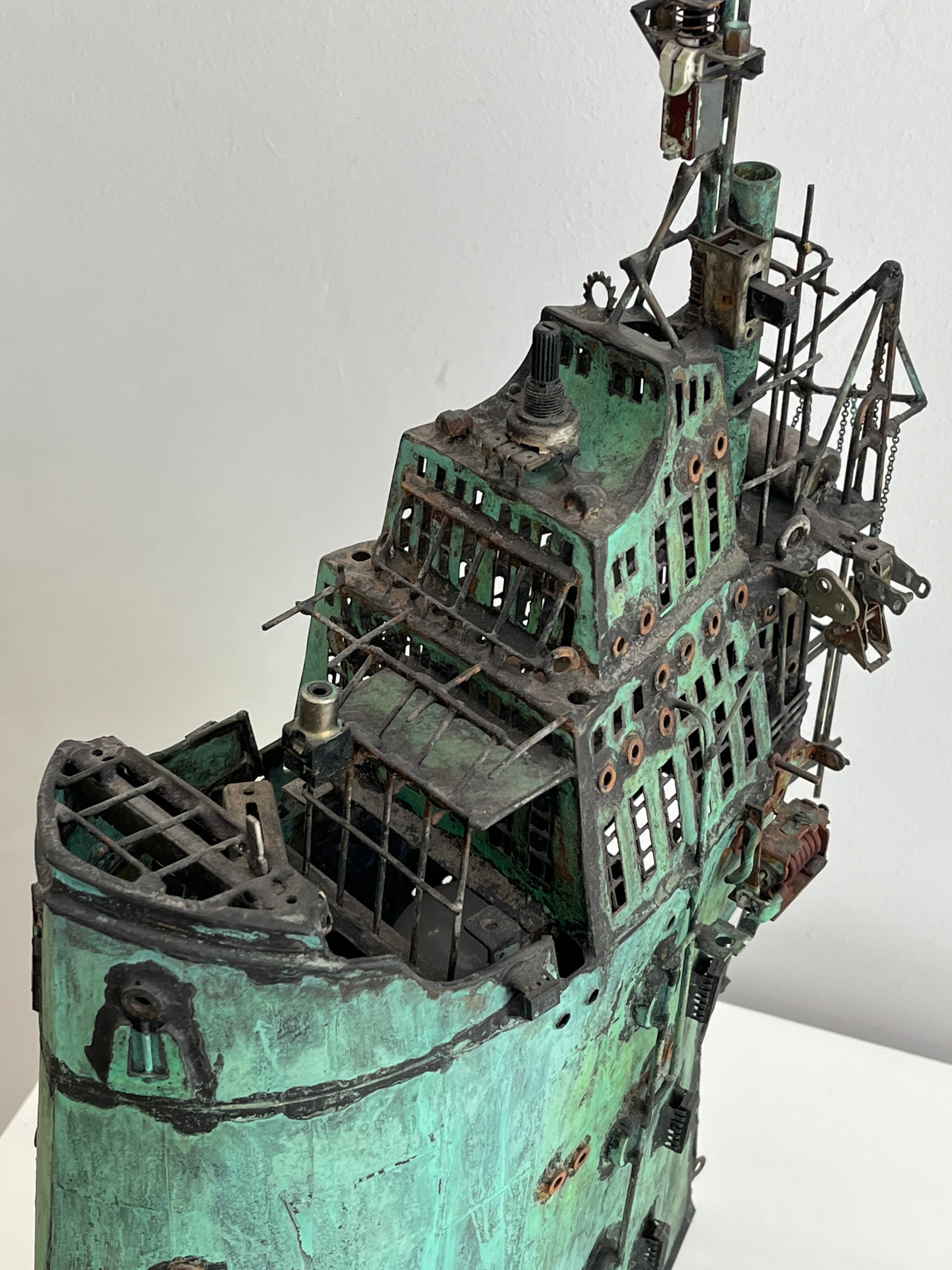 METALLIC BOAT
