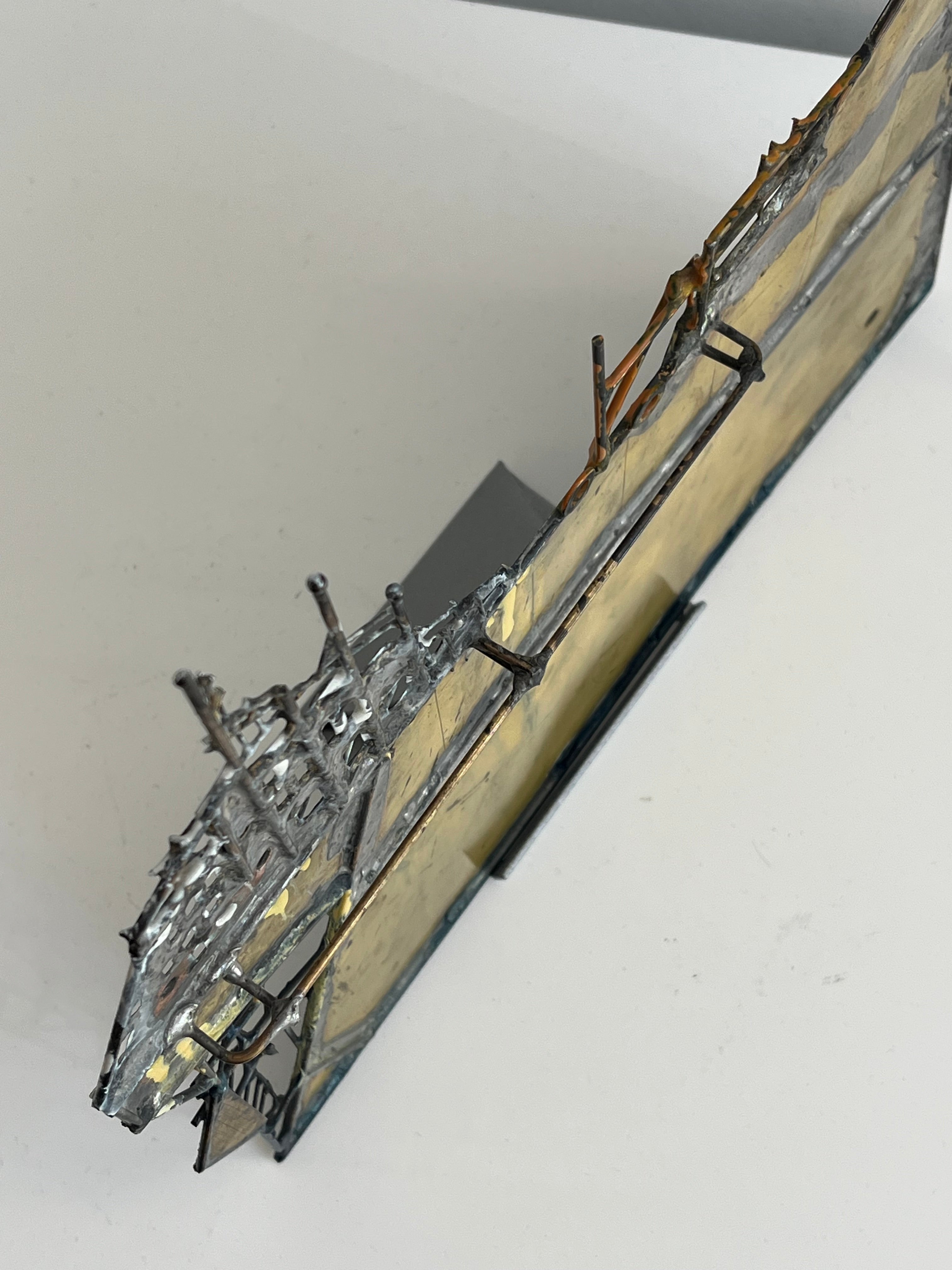 METALLIC BOAT