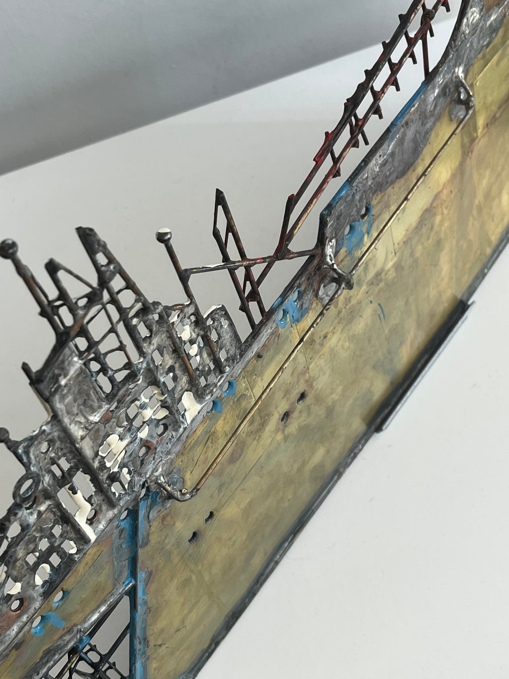METALLIC BOAT
