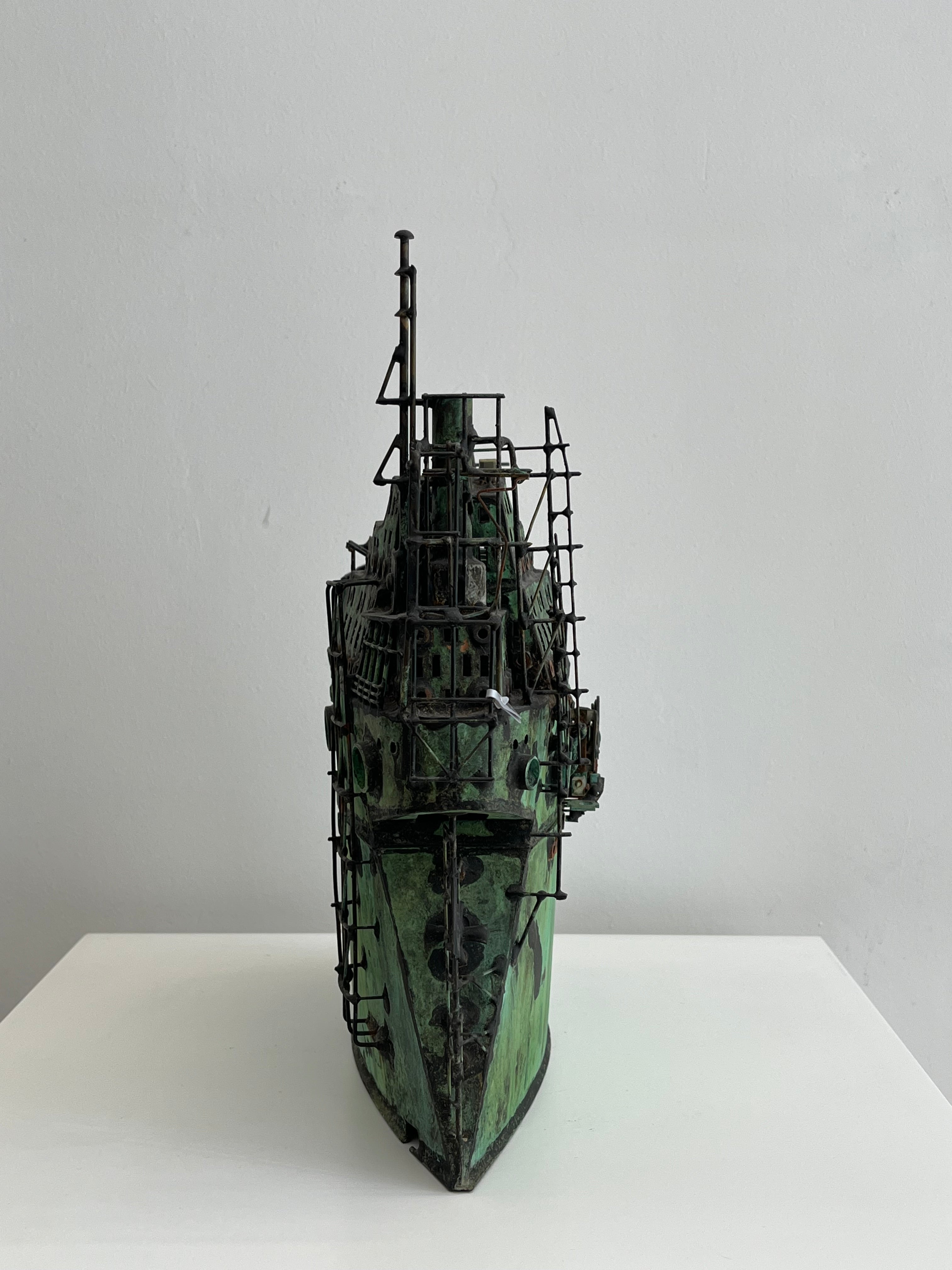METALLIC BOAT