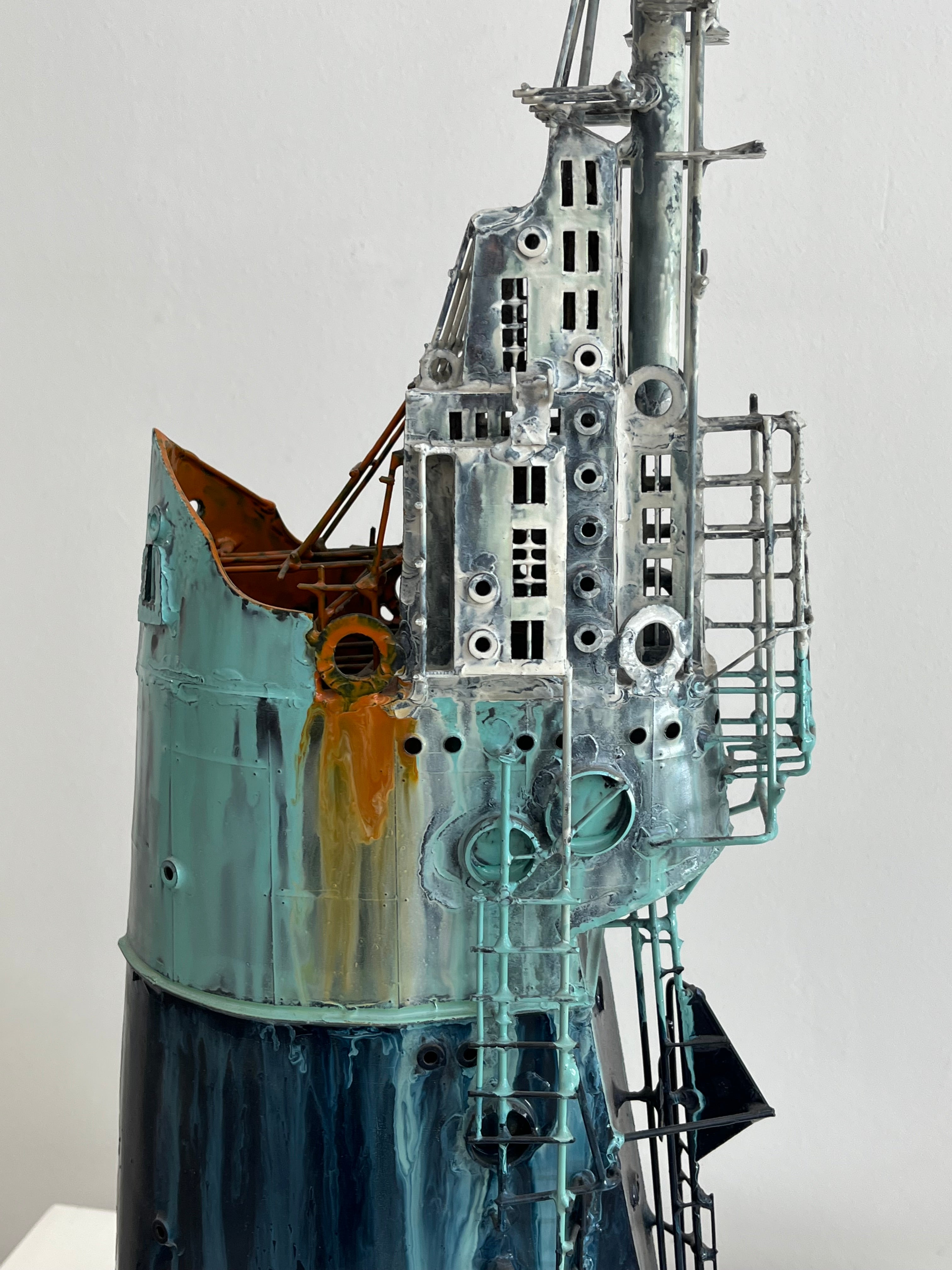 METALLIC BOAT