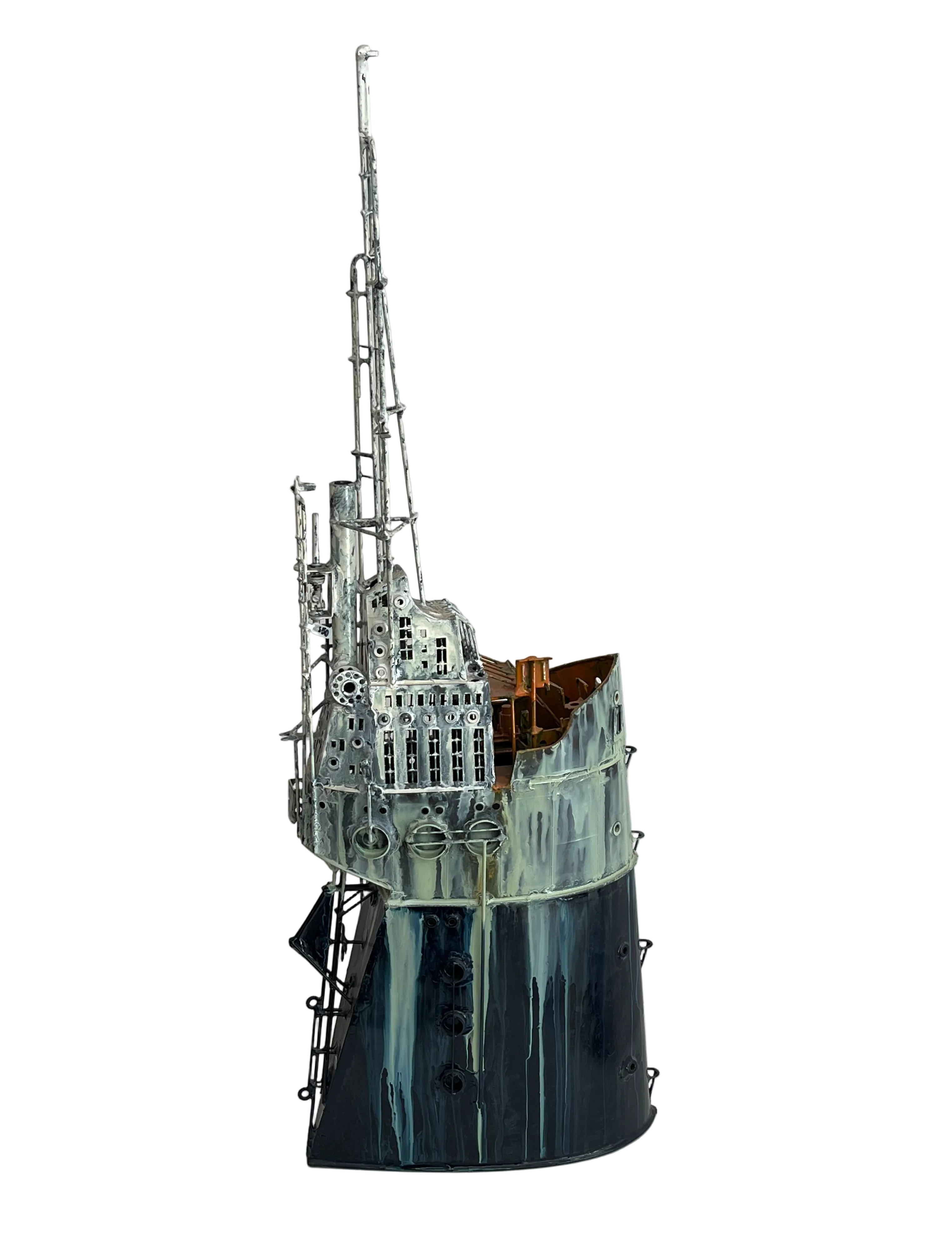 METALLIC BOAT WITH LIGHT