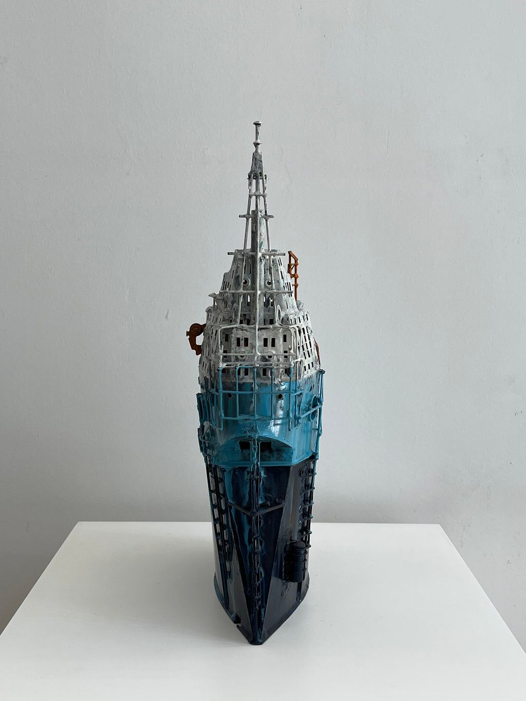 METALLIC BOAT