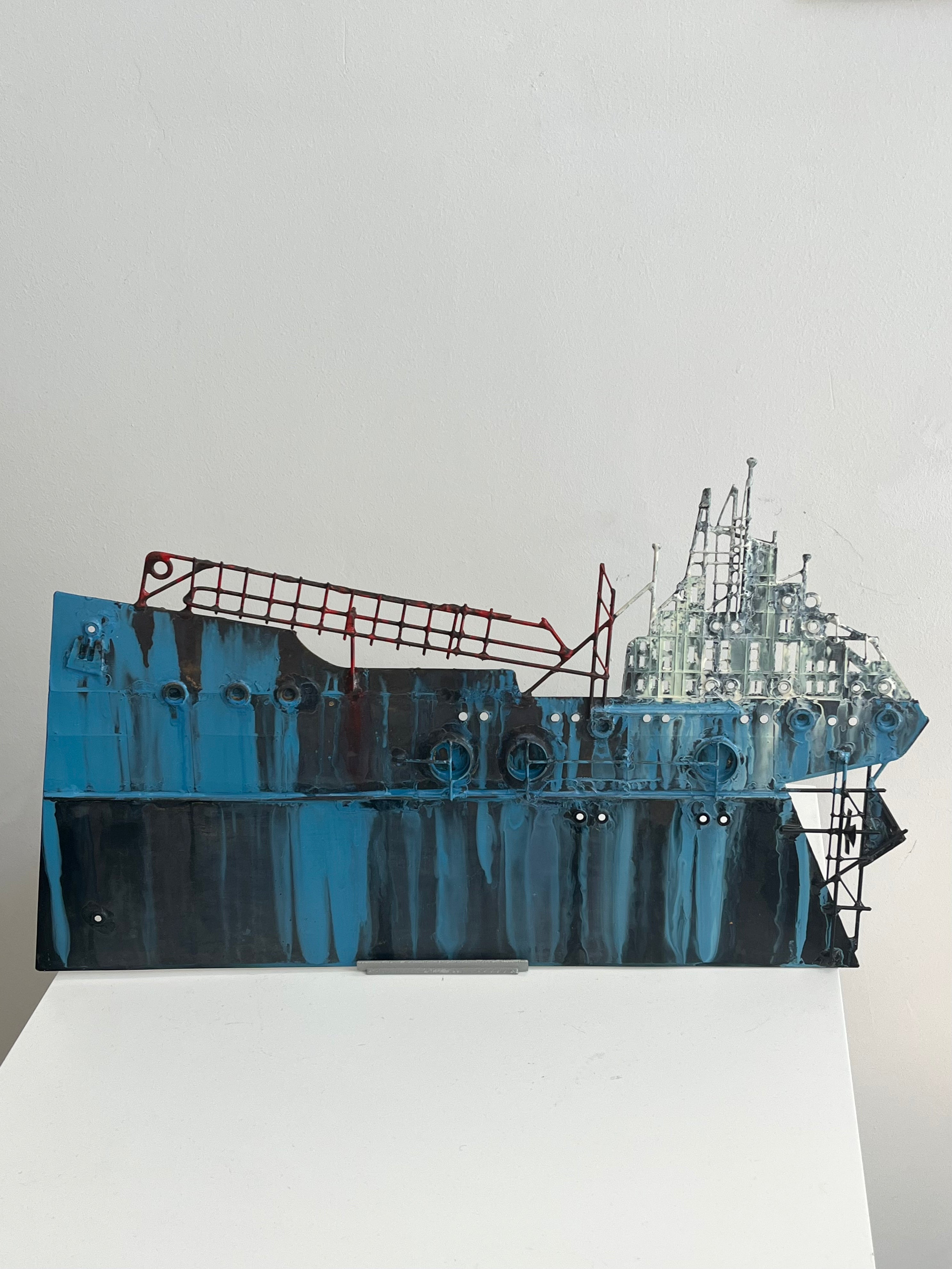 METALLIC BOAT