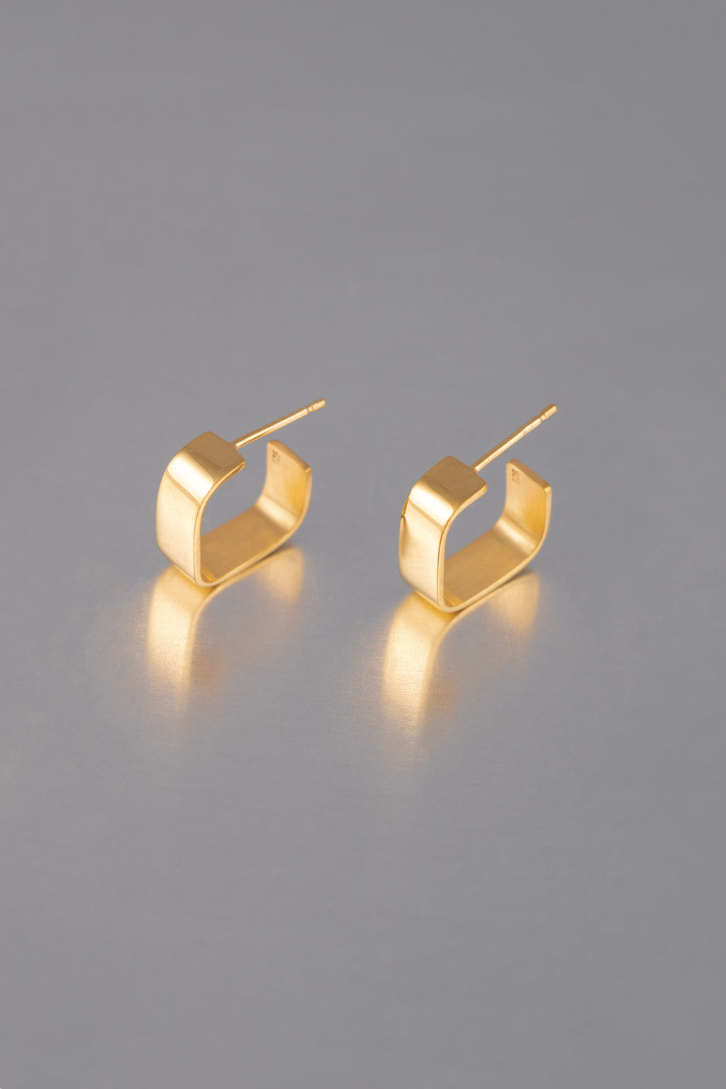 SQUARE EARRINGS GOLD