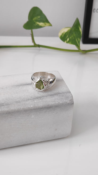 PERIDOT RING