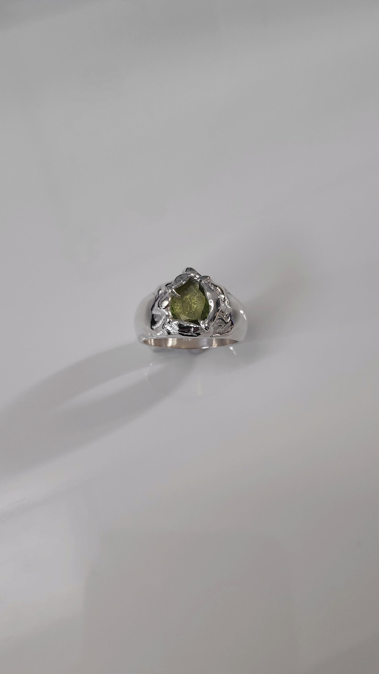 PERIDOT RING