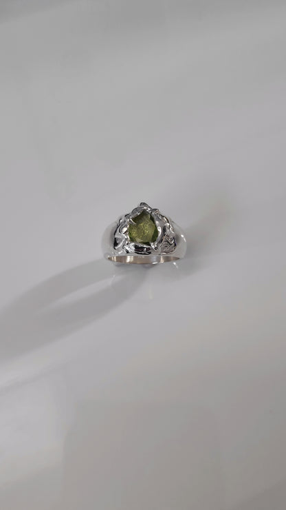 PERIDOT RING