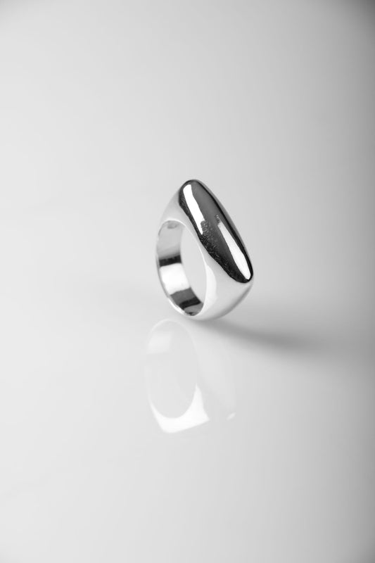 BOLD OVAL RING