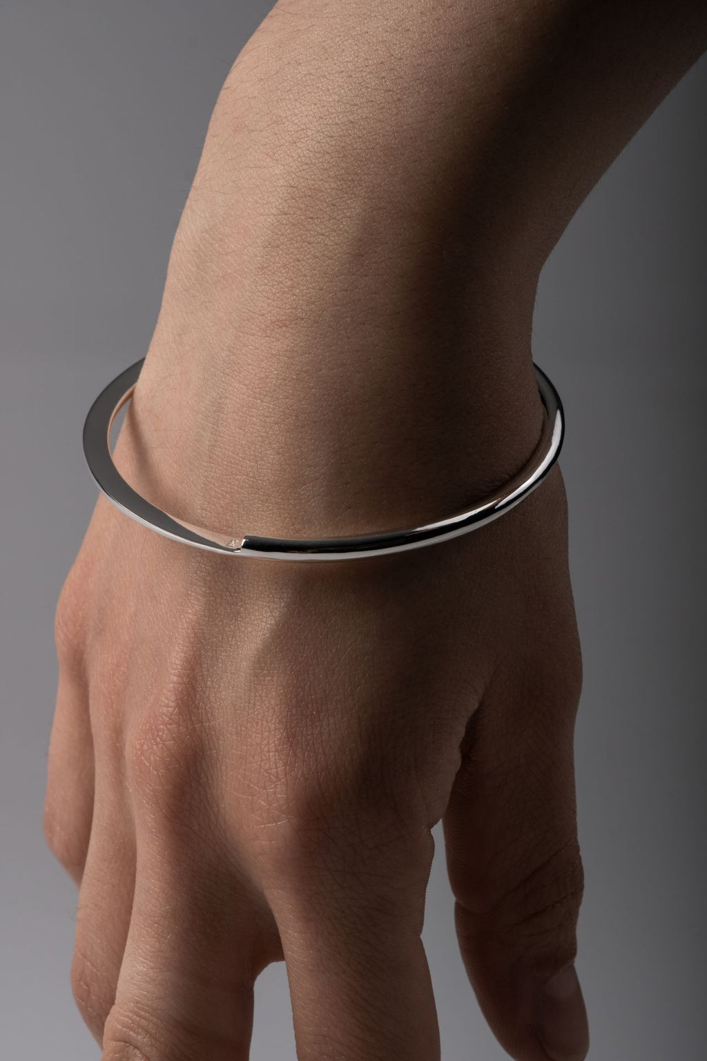 LOOP ROUND BRACELET