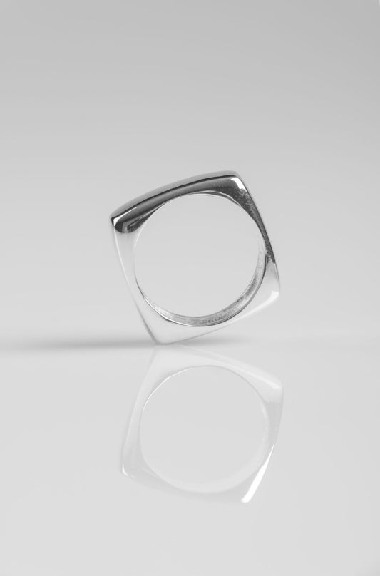 BOLD SQUARE RING