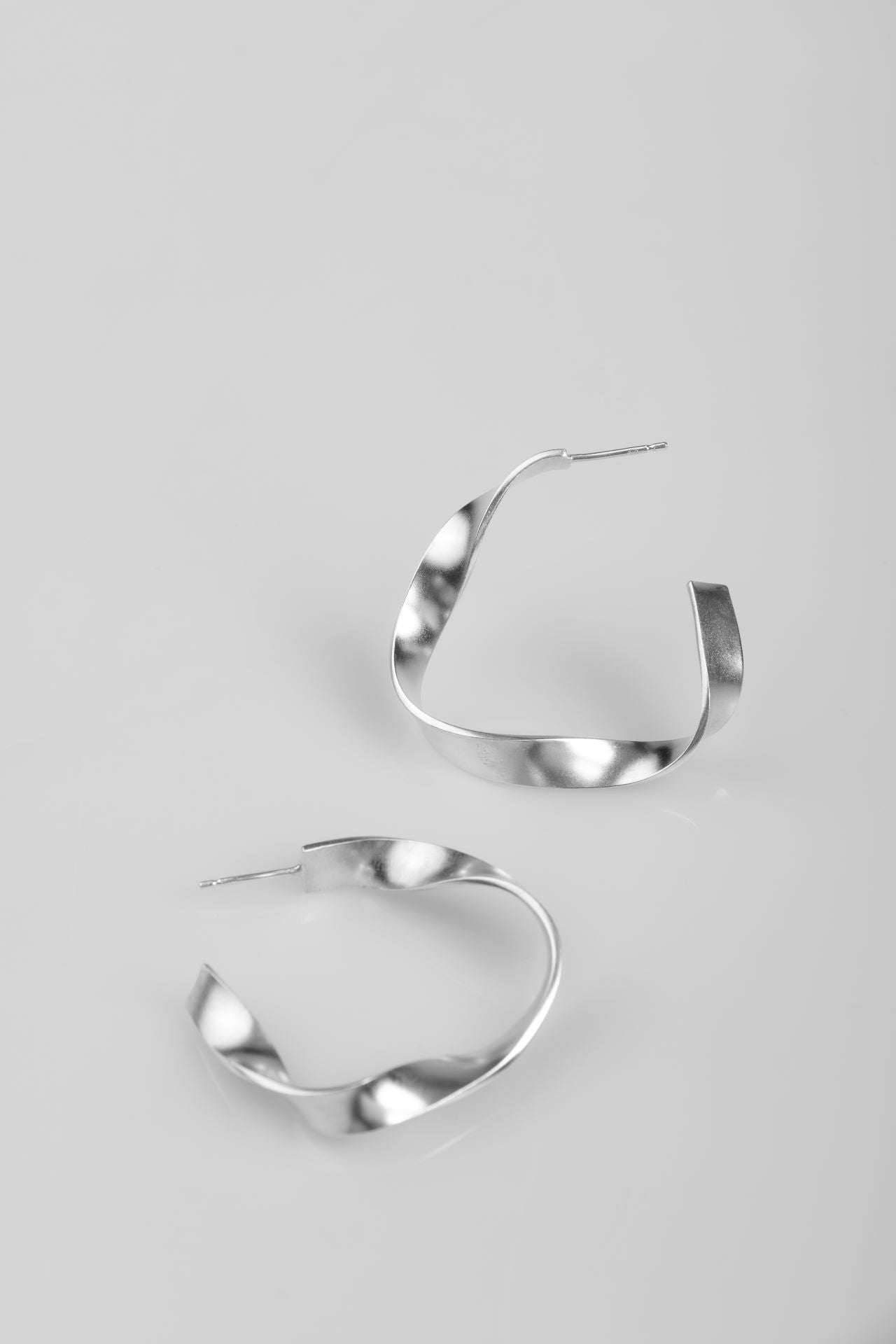 TWIST HOOPS_1