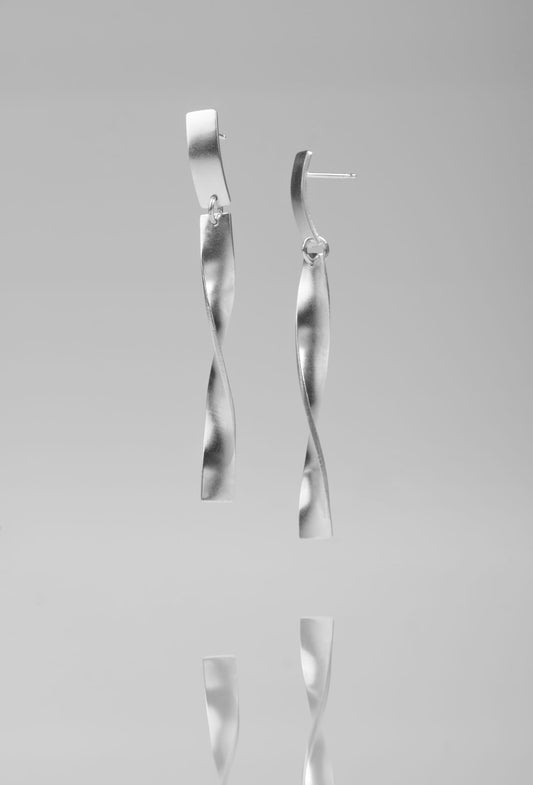 TWIST LINEAR EARRINGS