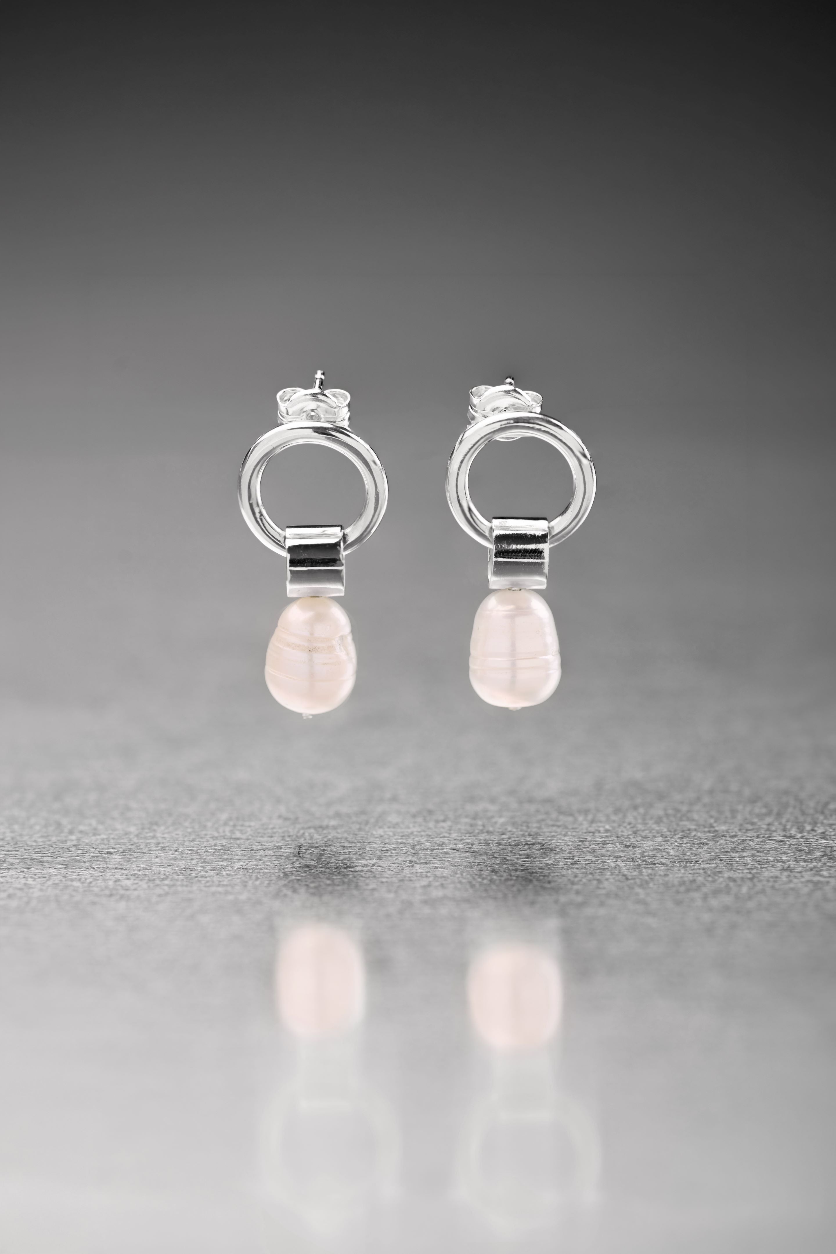 CIRCULAR PEARL EARRINGS
