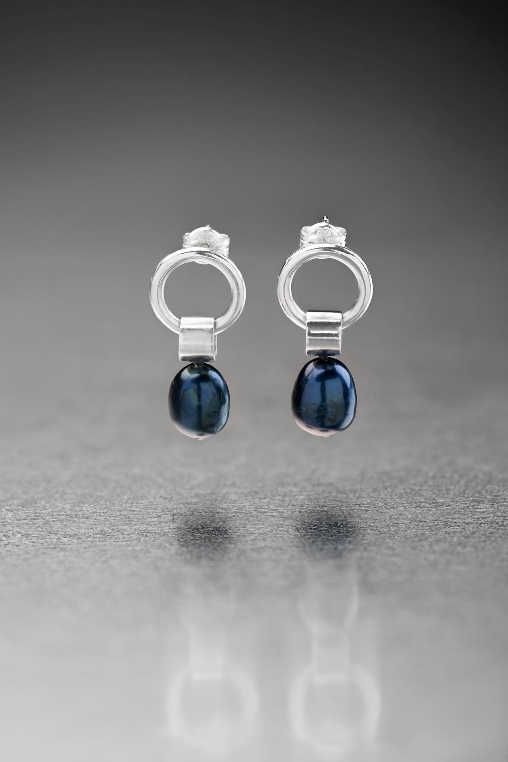 CIRCULAR PEARL EARRINGS
