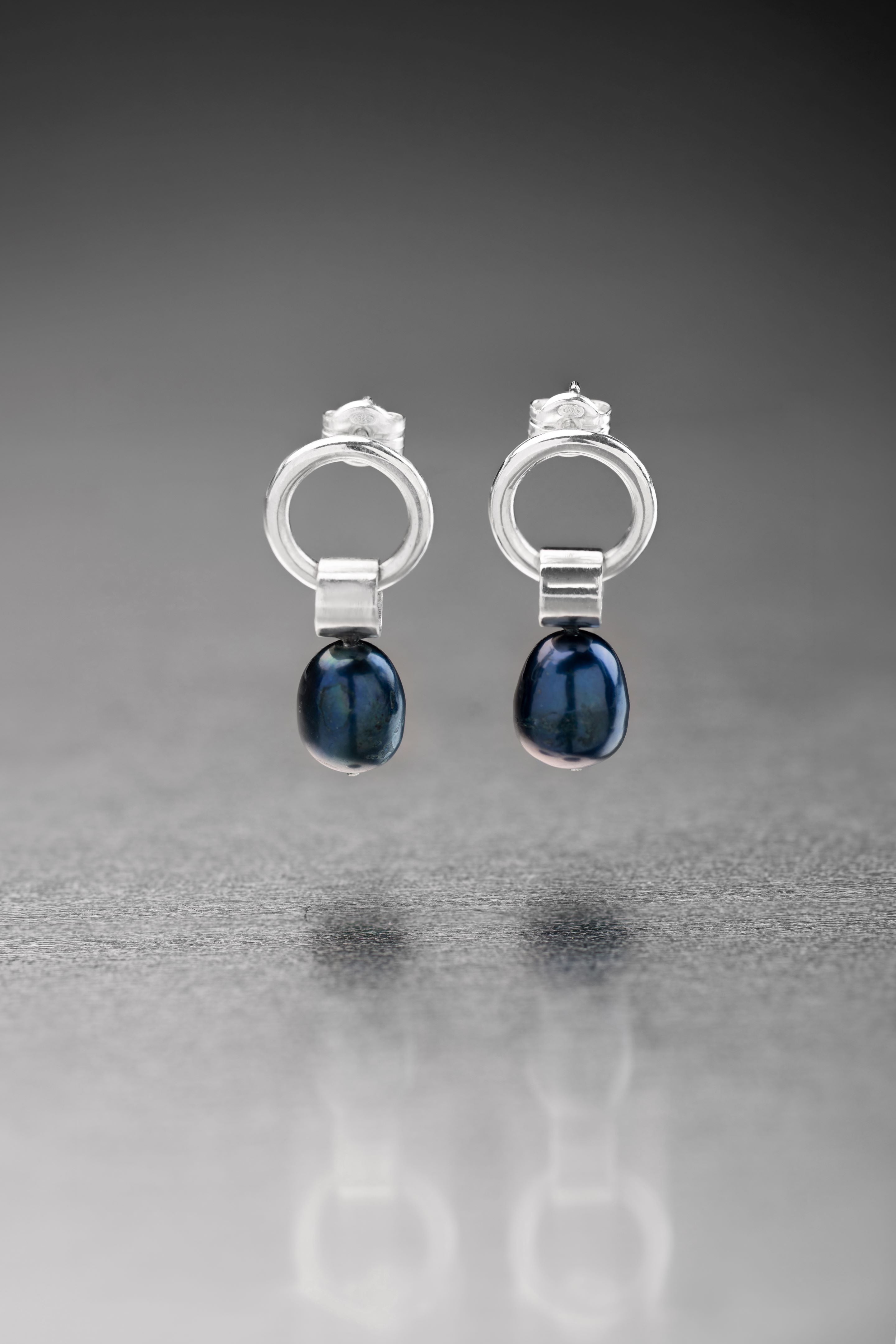 CIRCULAR PEARL EARRINGS