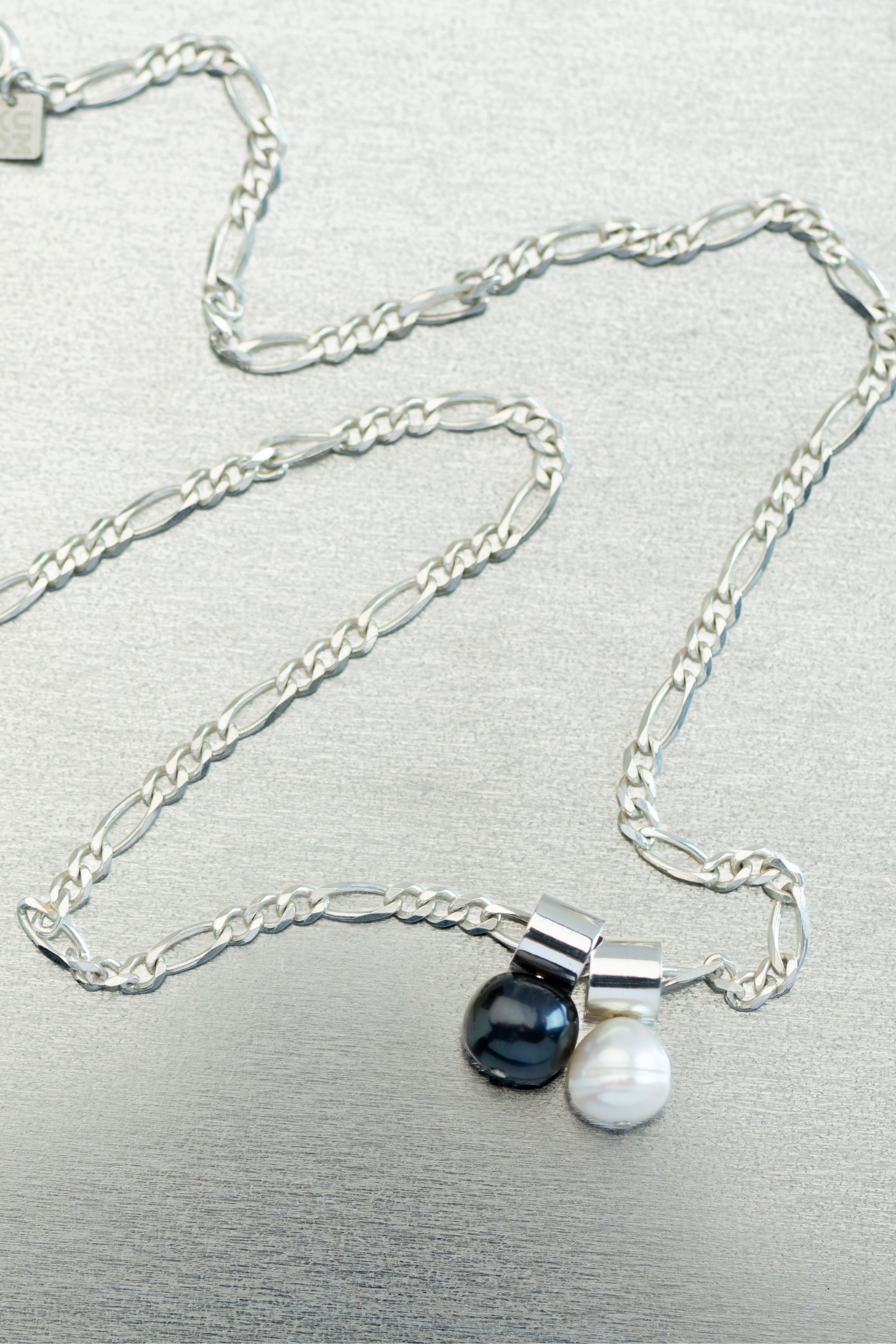 DOUBLE PEARL NECKLACE
