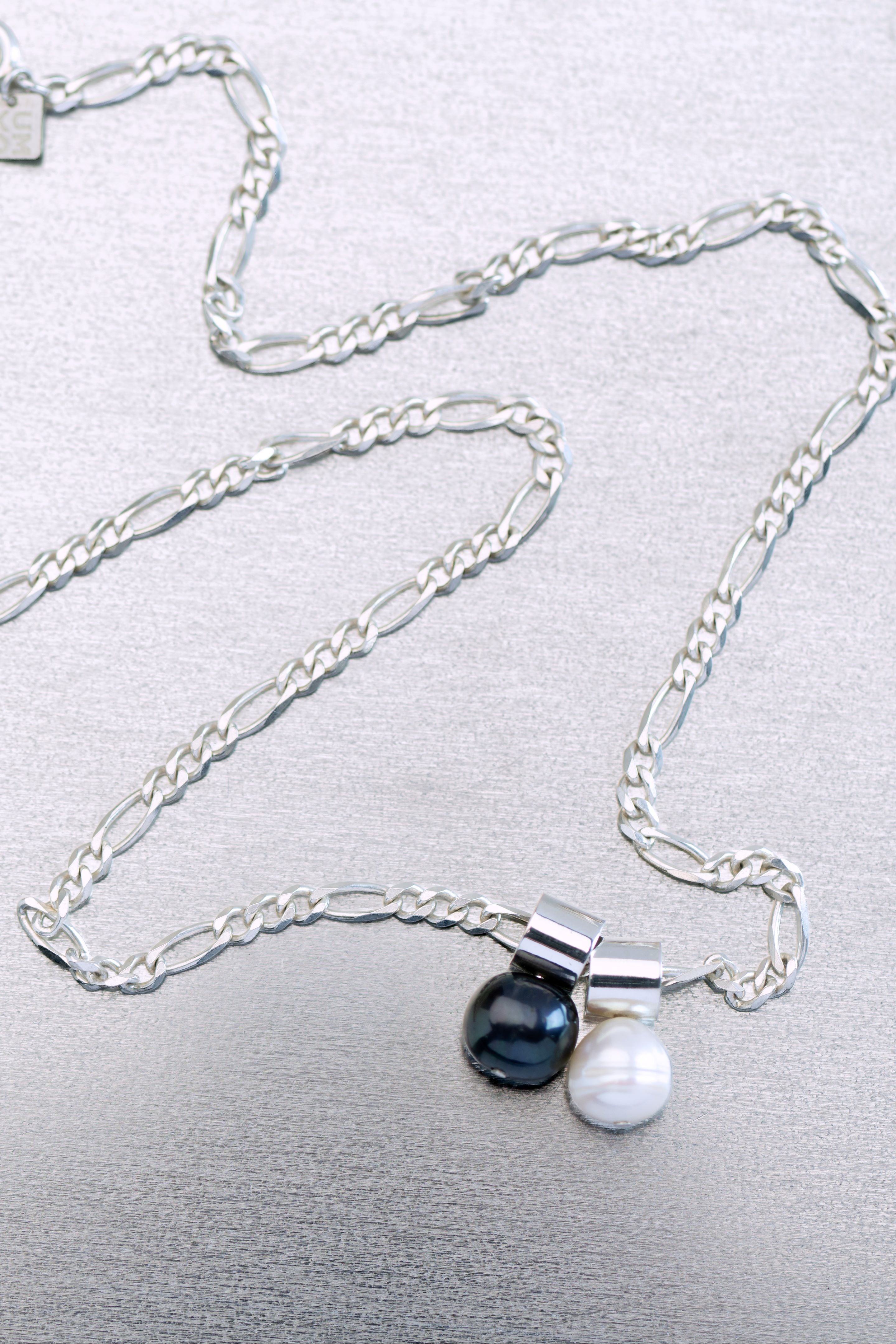 DOUBLE PEARL NECKLACE