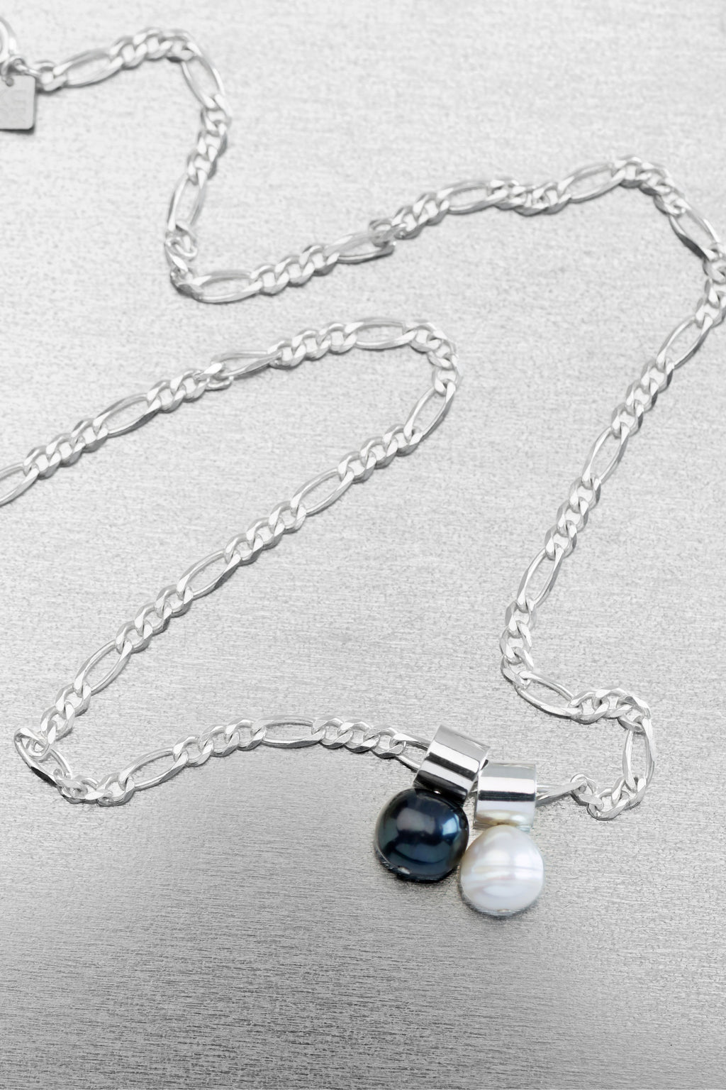 DOUBLE PEARL NECKLACE